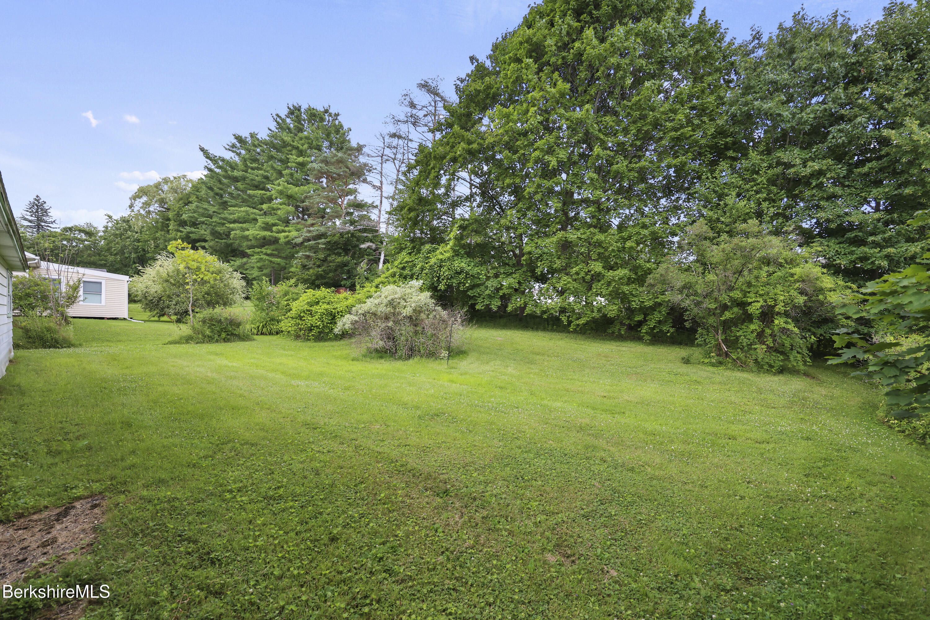 72 Meadowview Dr