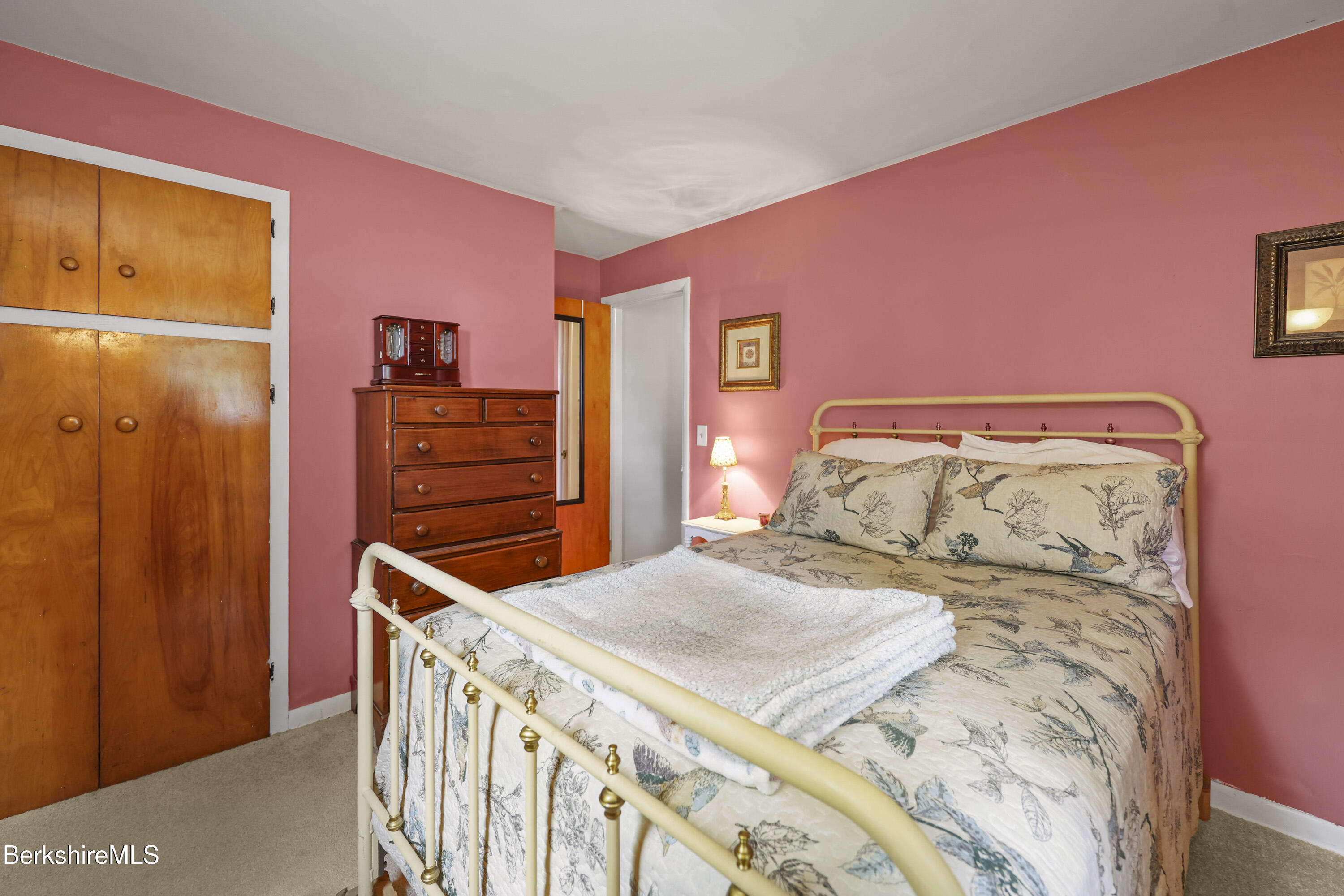 72 Meadowview Dr
