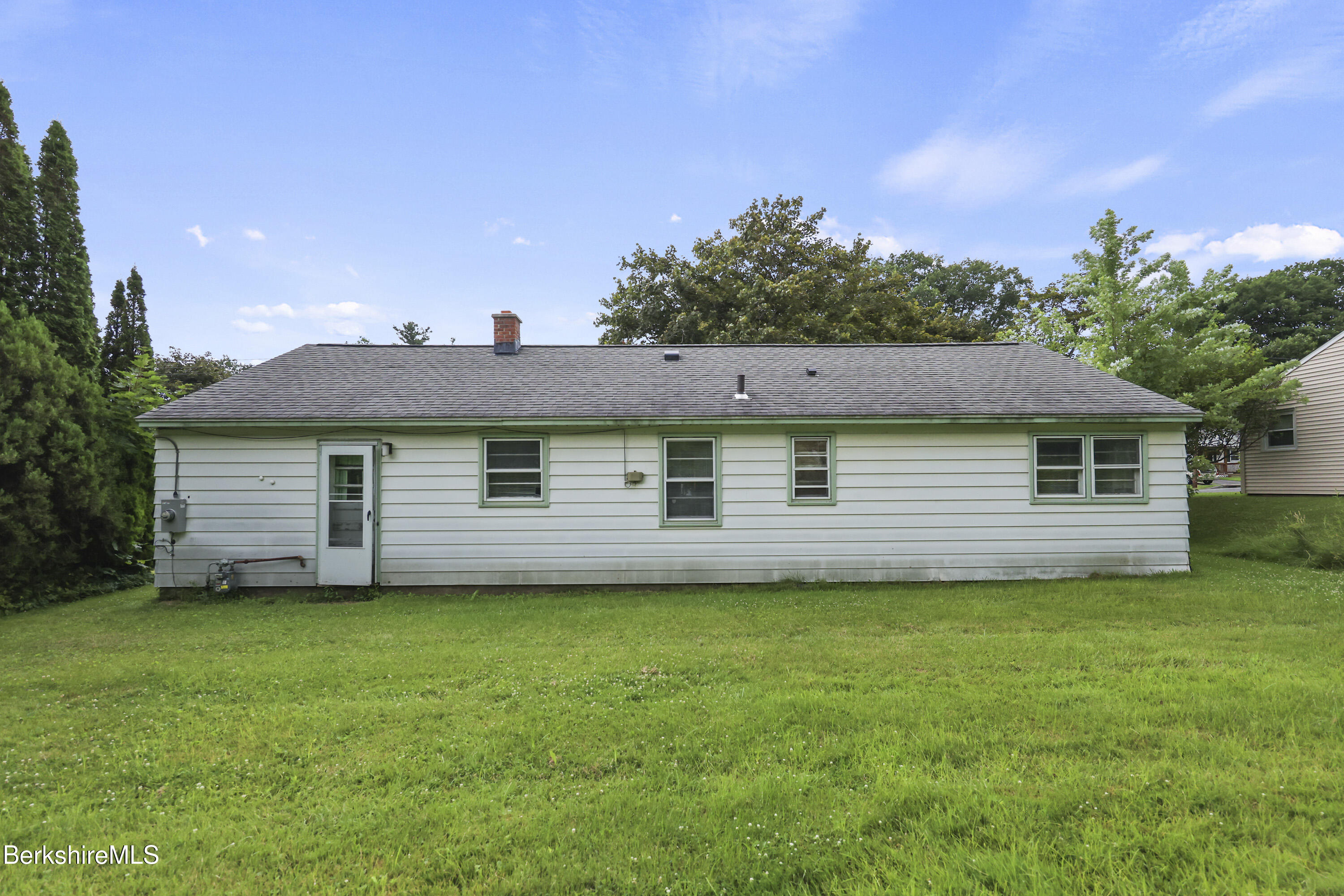 72 Meadowview Dr