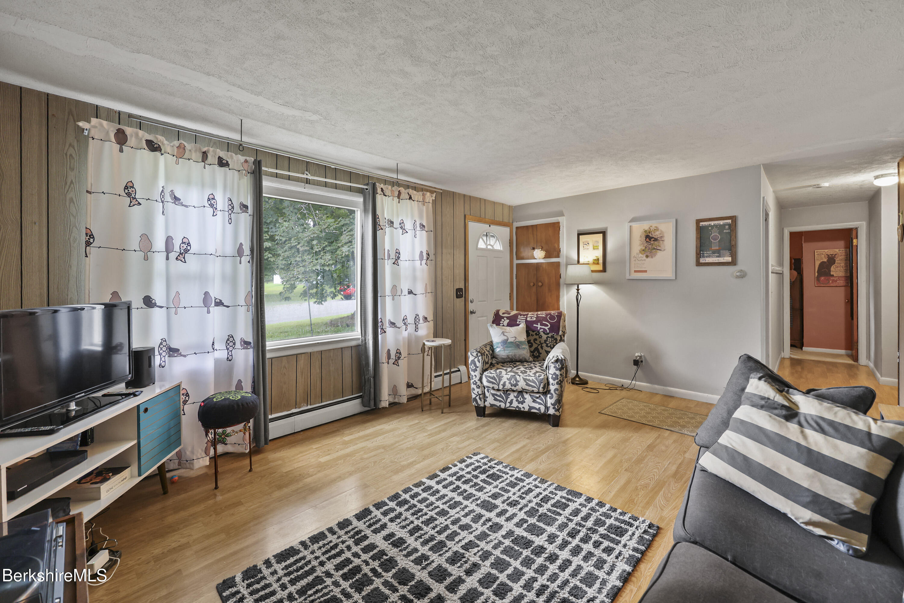 72 Meadowview Dr