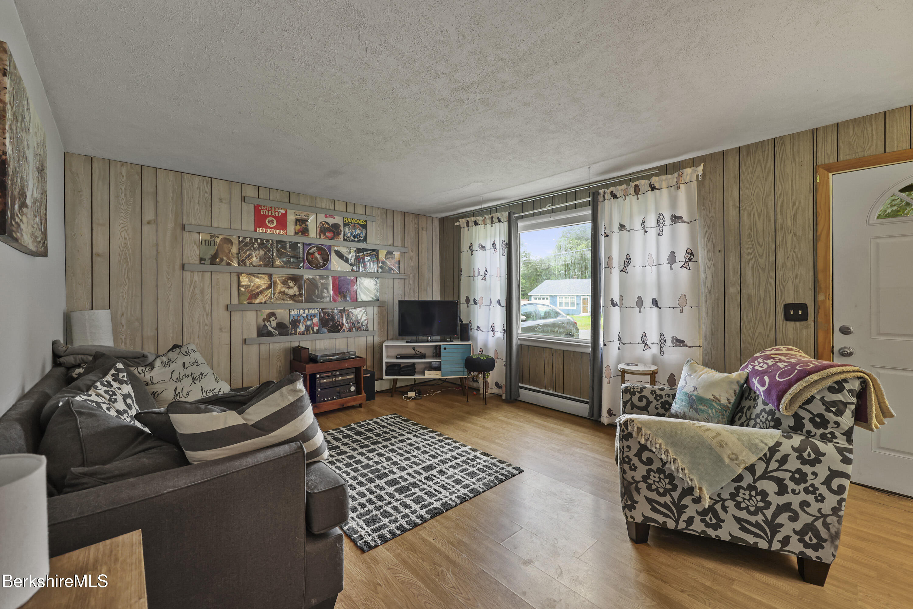 72 Meadowview Dr