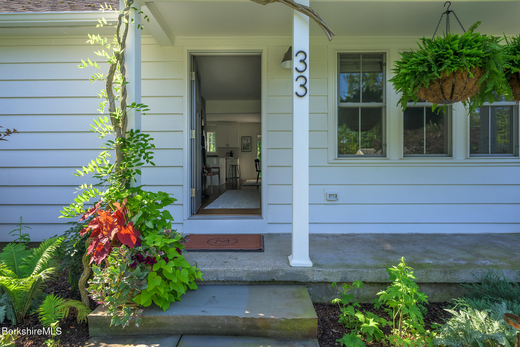 33 Brunell Ave