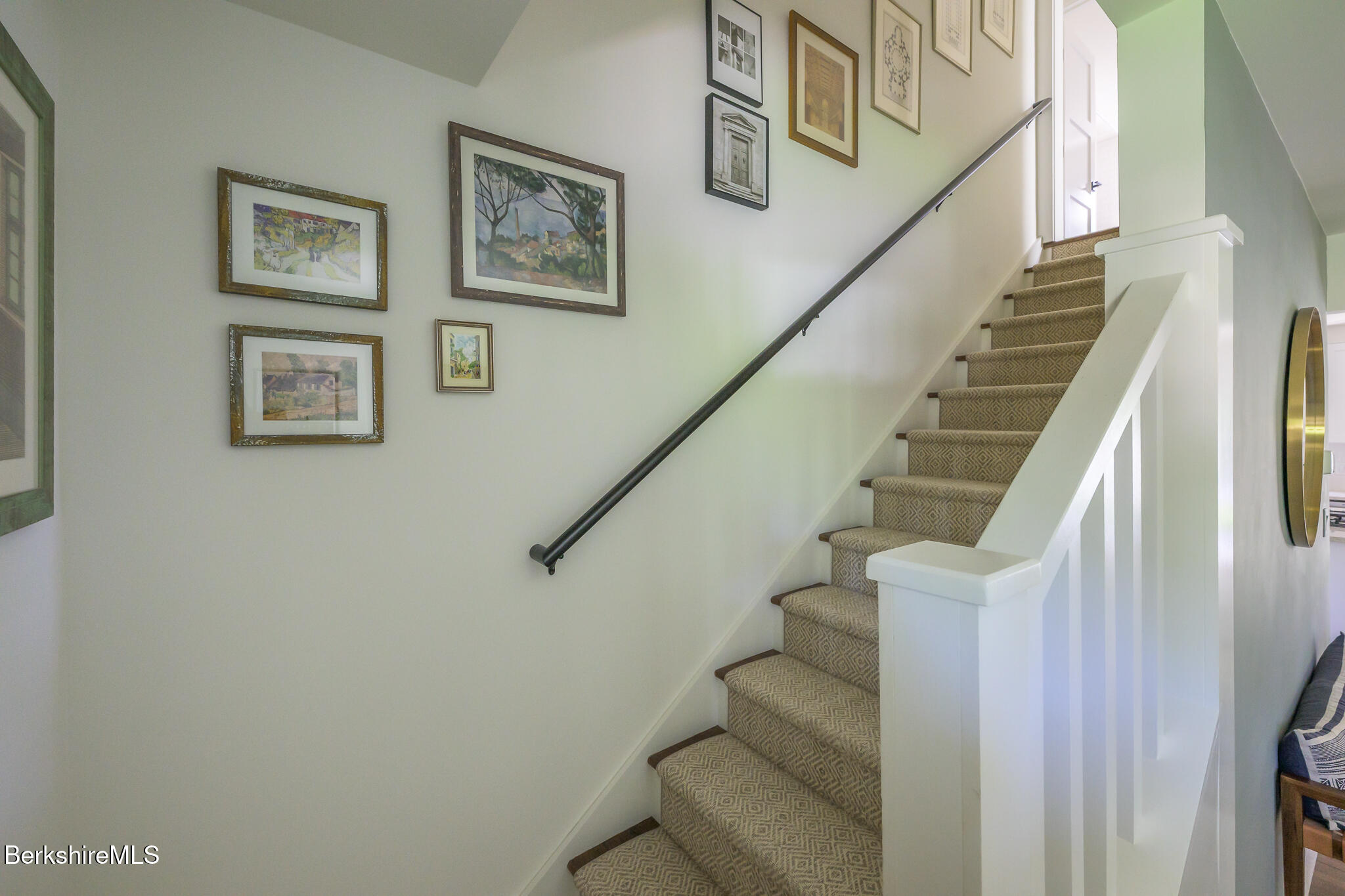 33 Brunell Ave