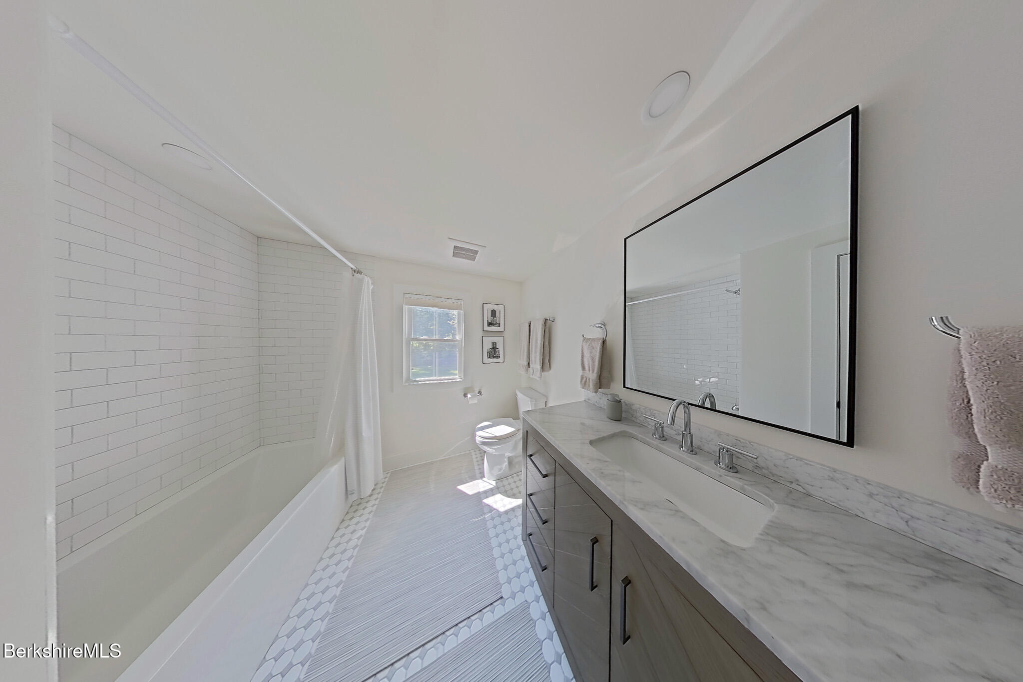 33 Brunell Ave