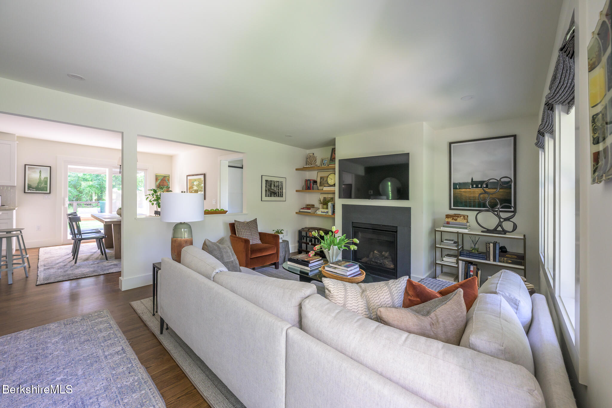 33 Brunell Ave