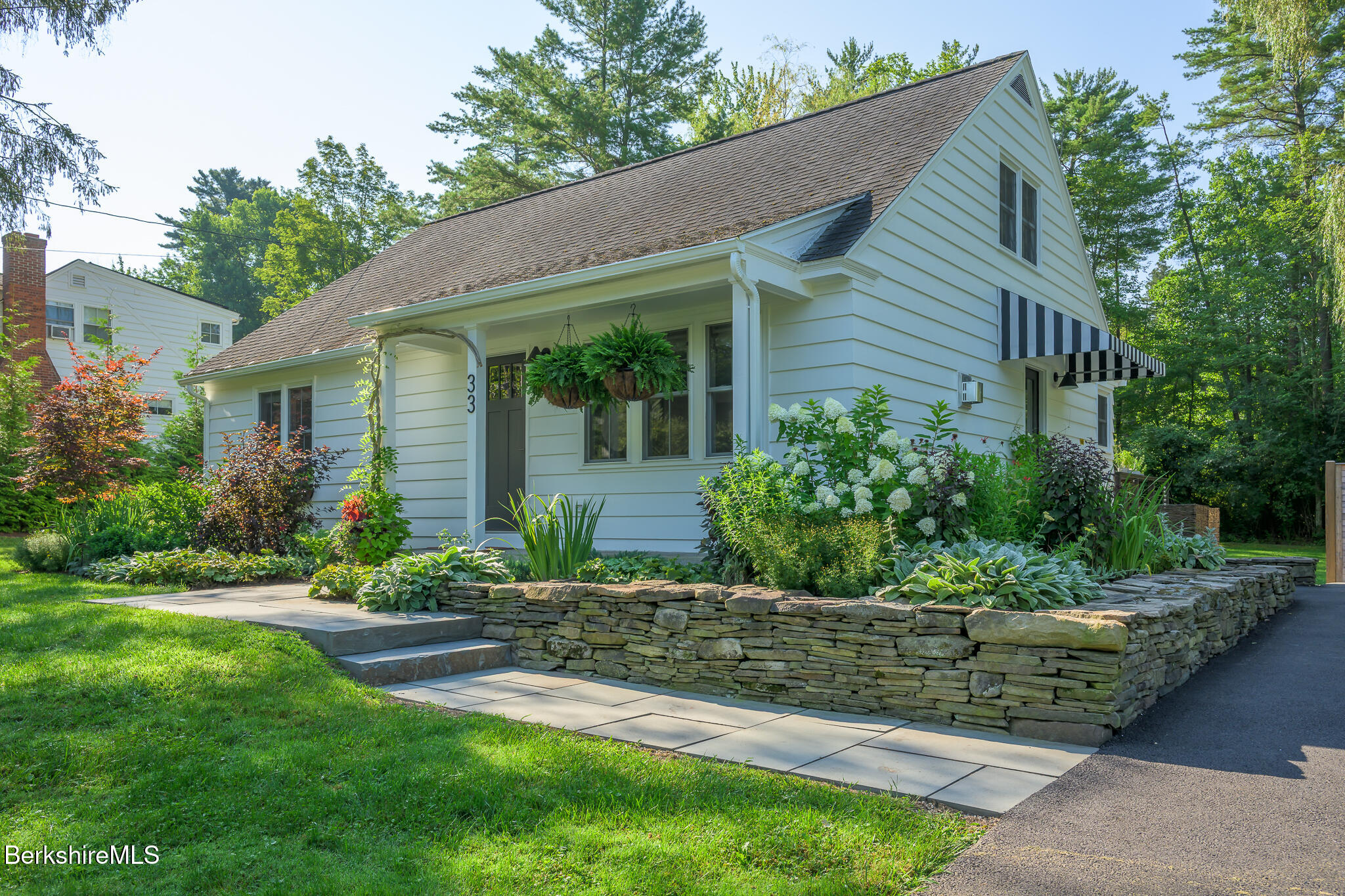 33 Brunell Ave