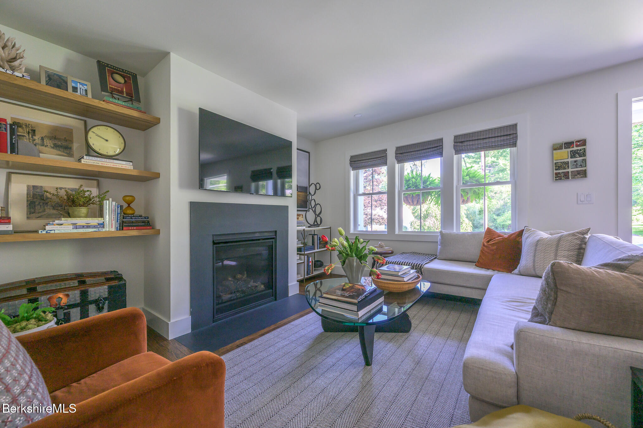 33 Brunell Ave