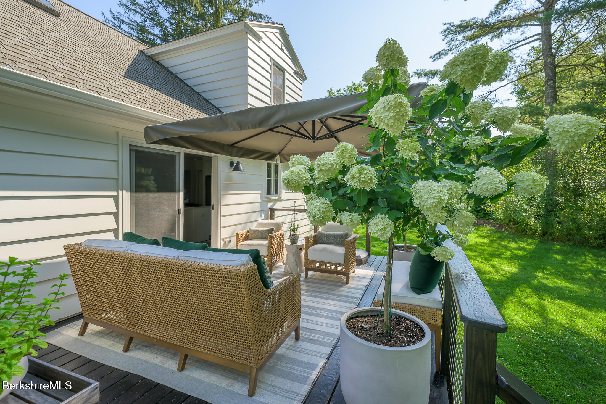 33 Brunell Ave