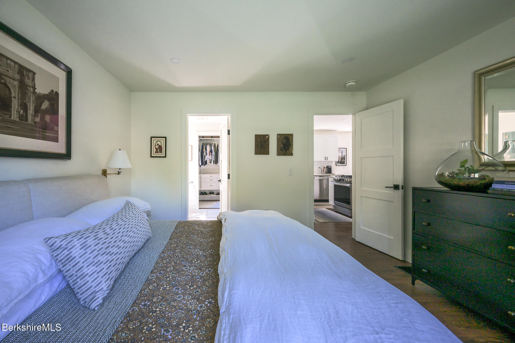 33 Brunell Ave