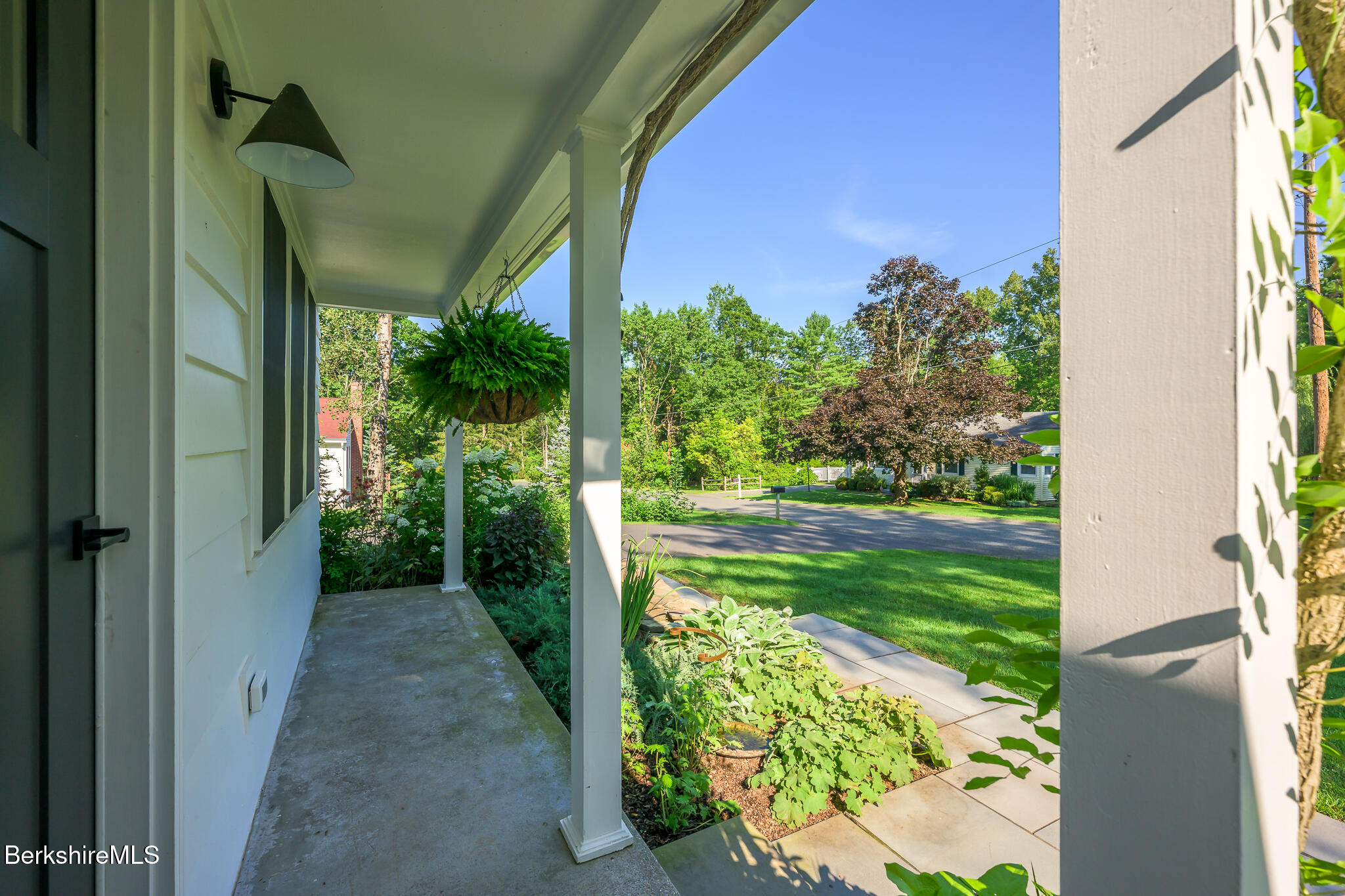 33 Brunell Ave