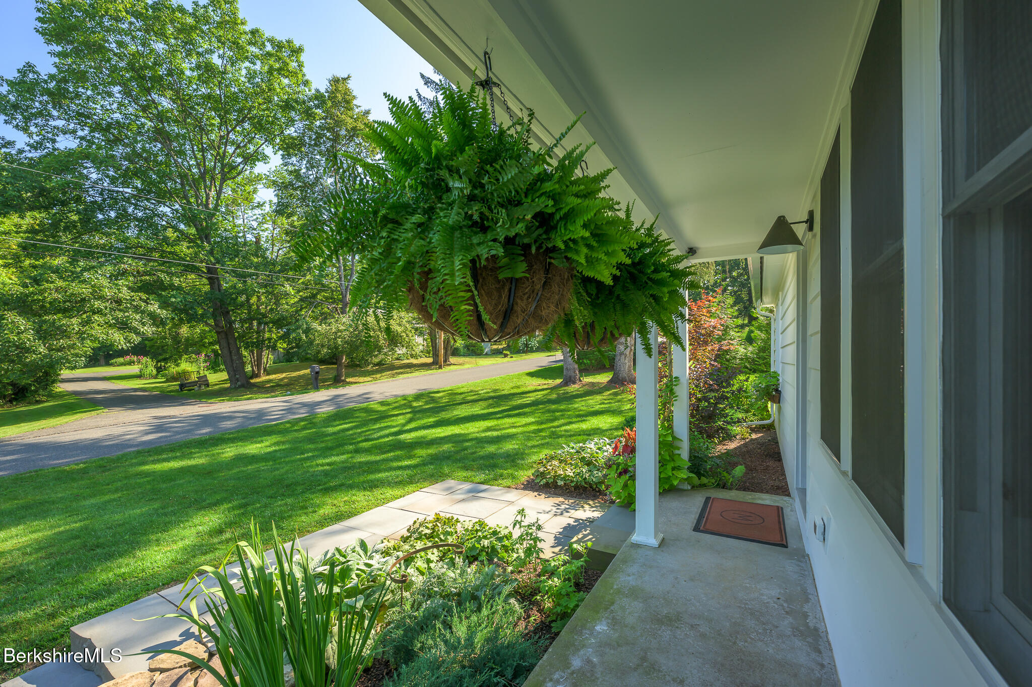 33 Brunell Ave
