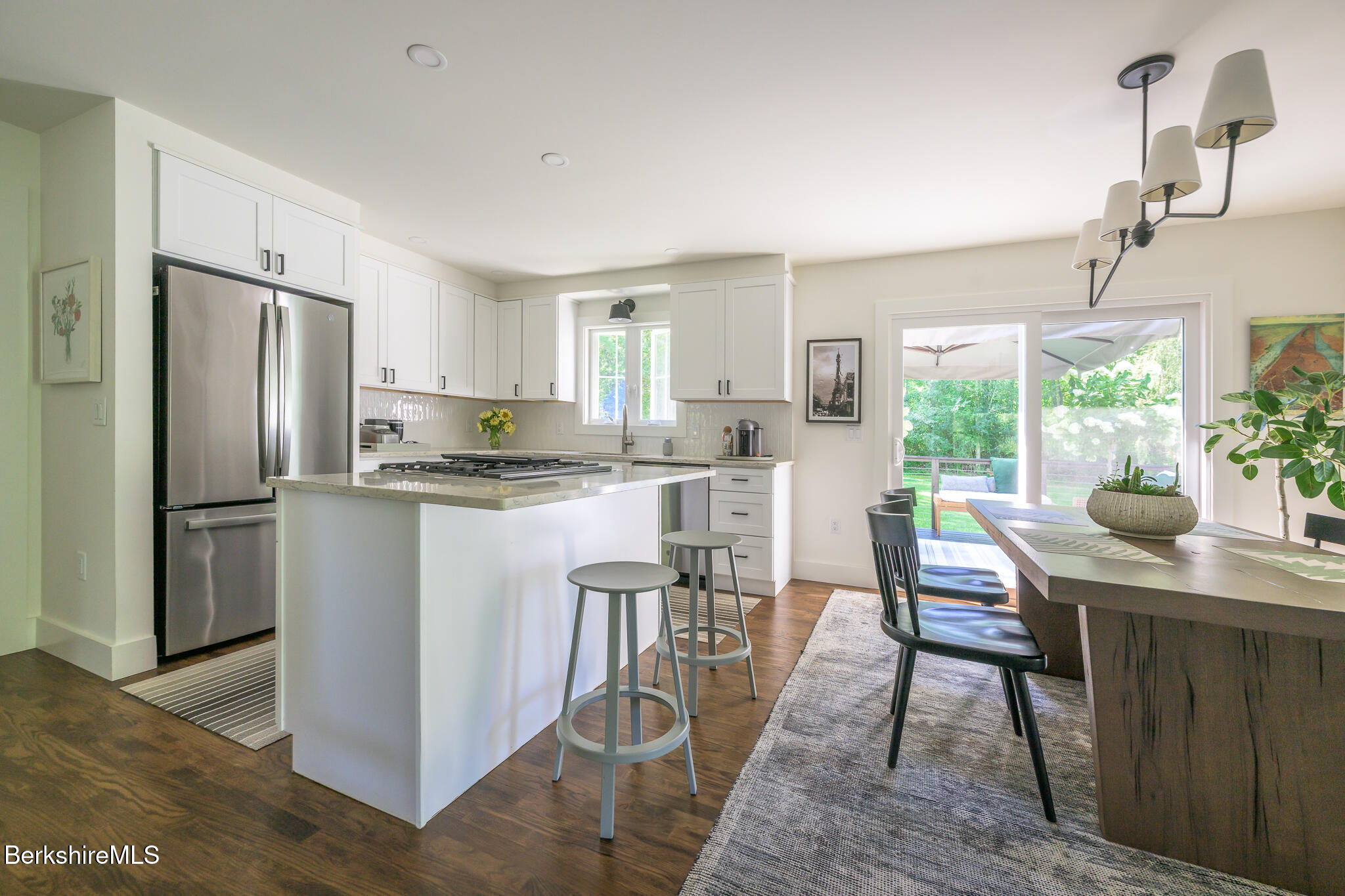 33 Brunell Ave