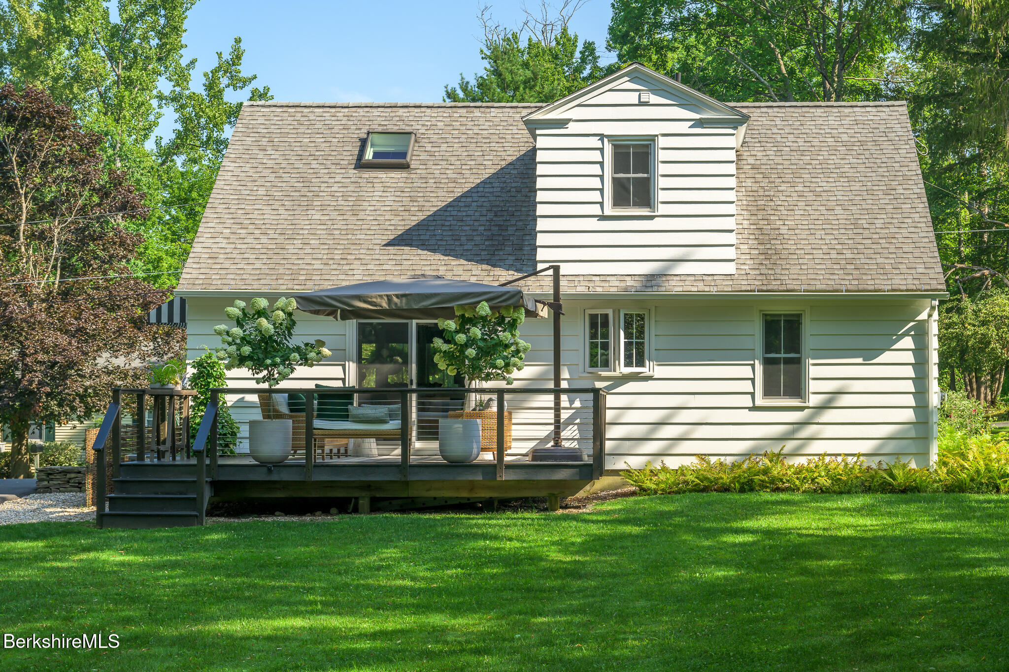 33 Brunell Ave