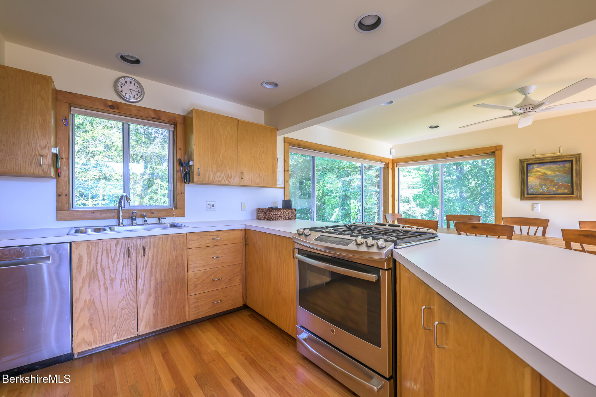 138 Seneca Dr