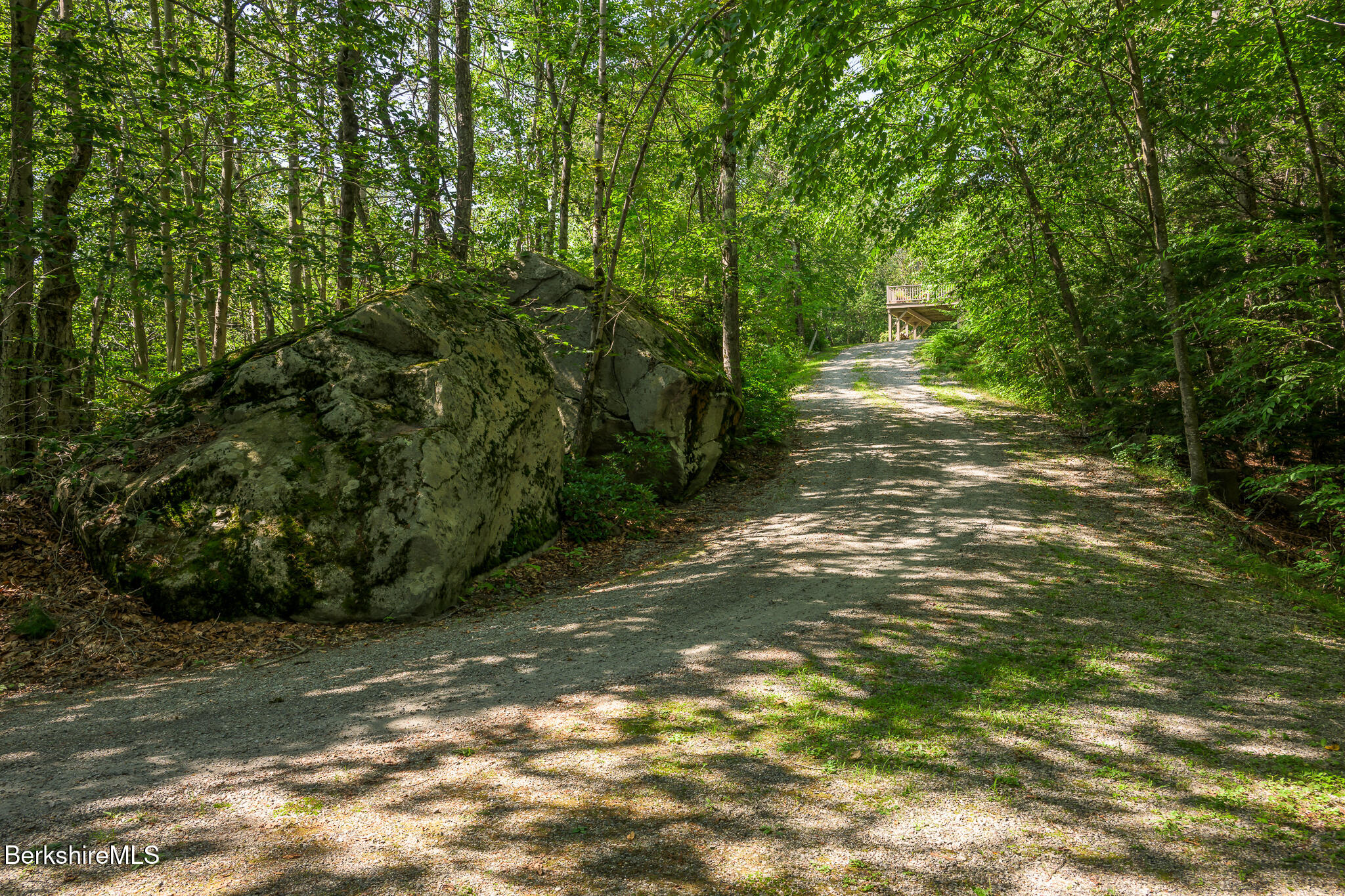138 Seneca Dr