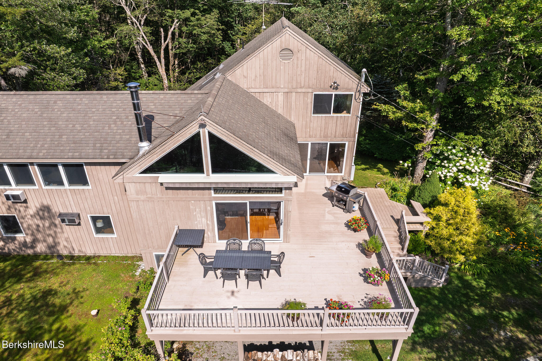 138 Seneca Dr