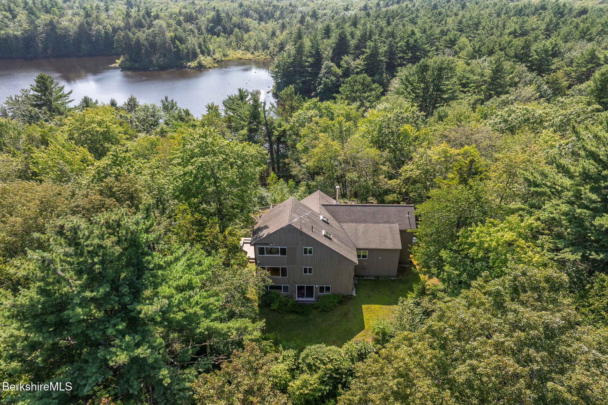 138 Seneca Dr