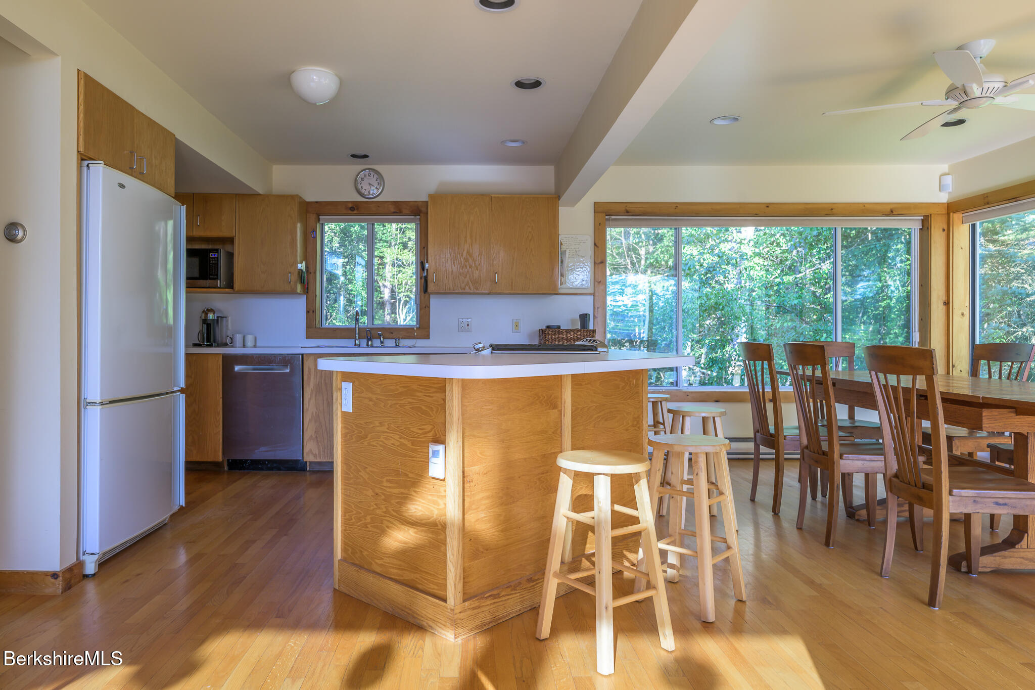138 Seneca Dr