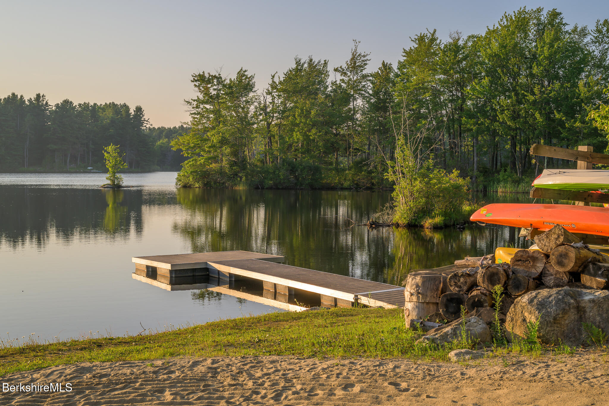 138 Seneca Dr