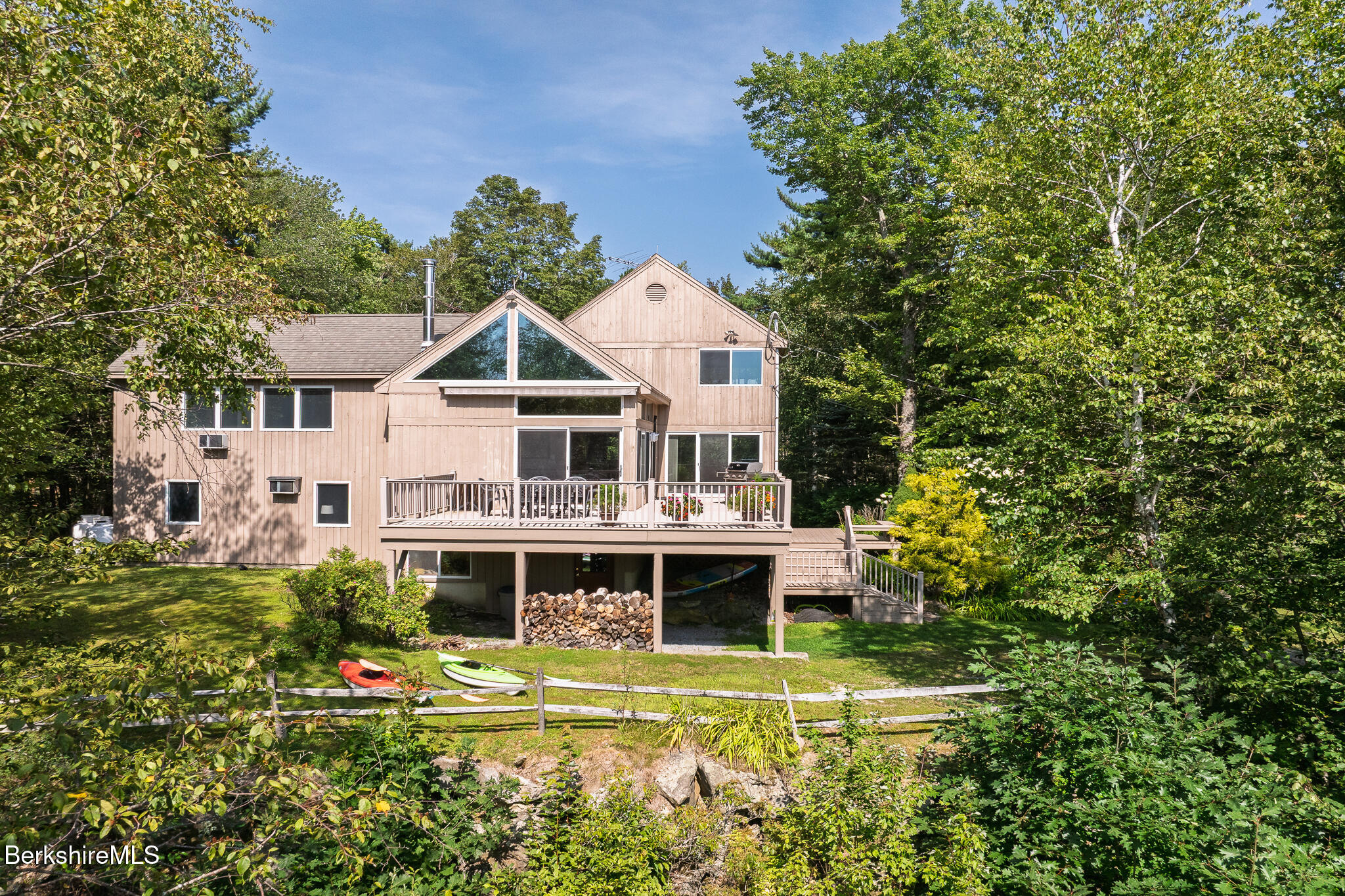 138 Seneca Dr