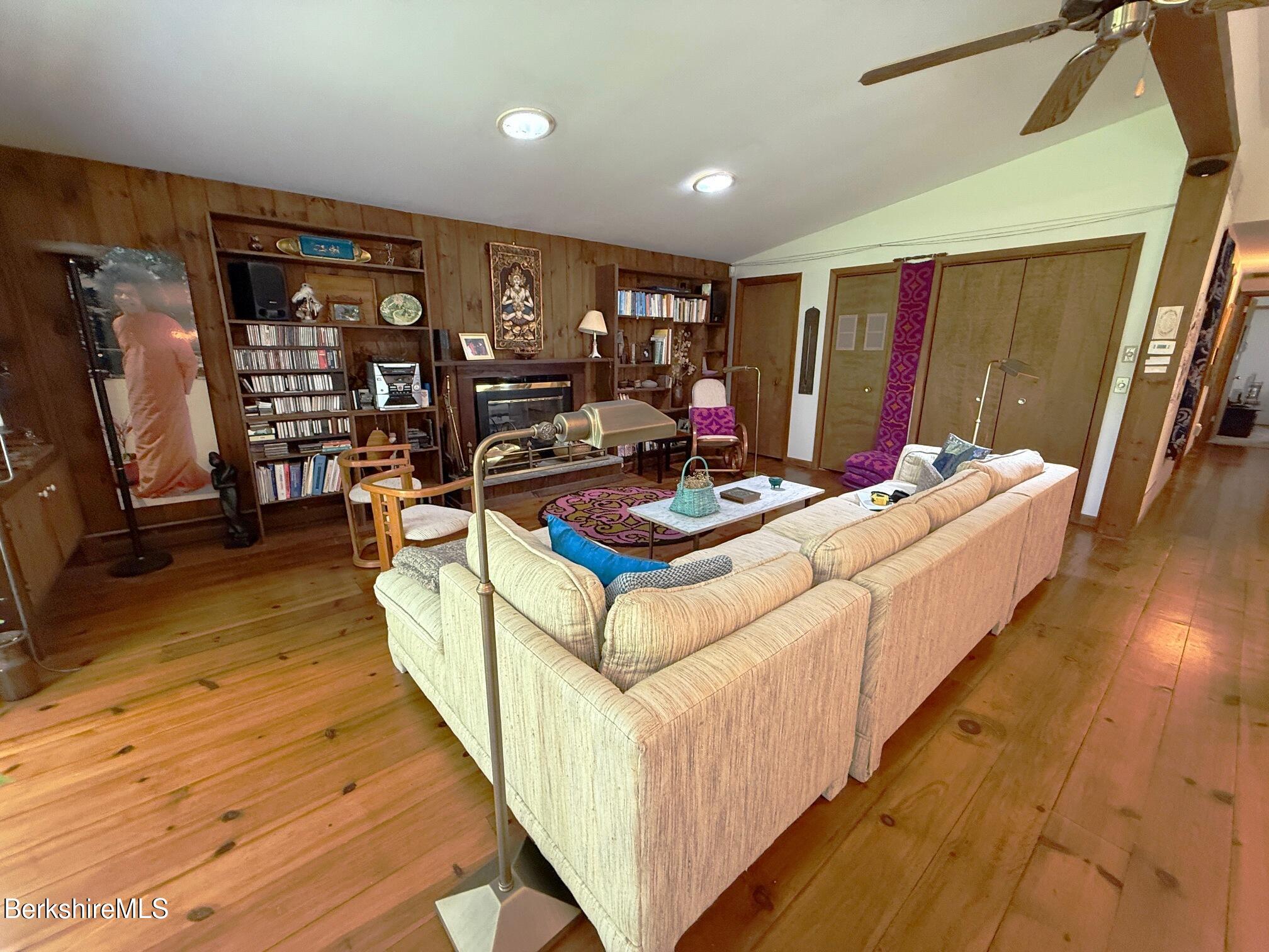 58 Evergreen Rd