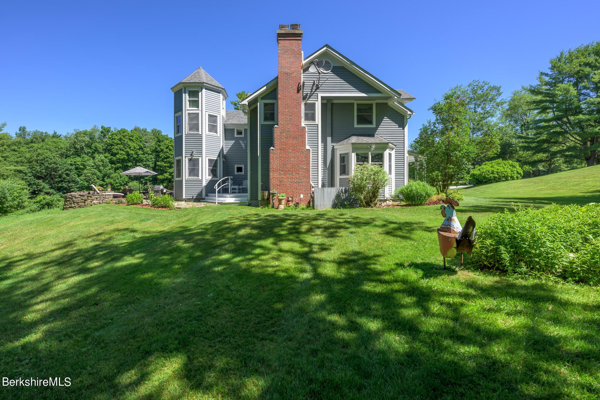 176 Center Rd