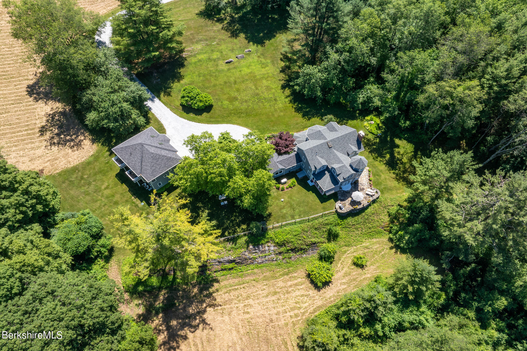 176 Center Rd