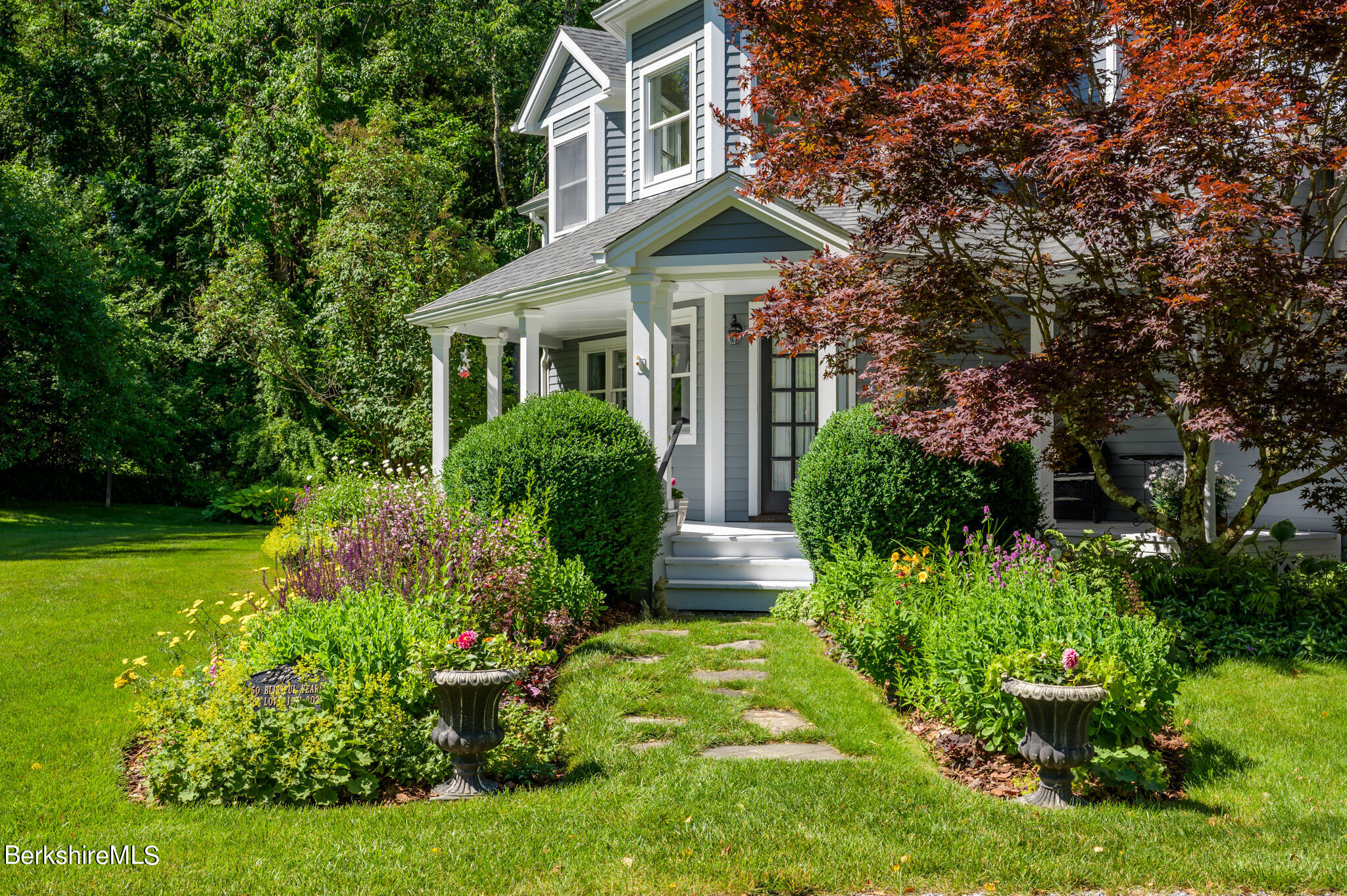176 Center Rd