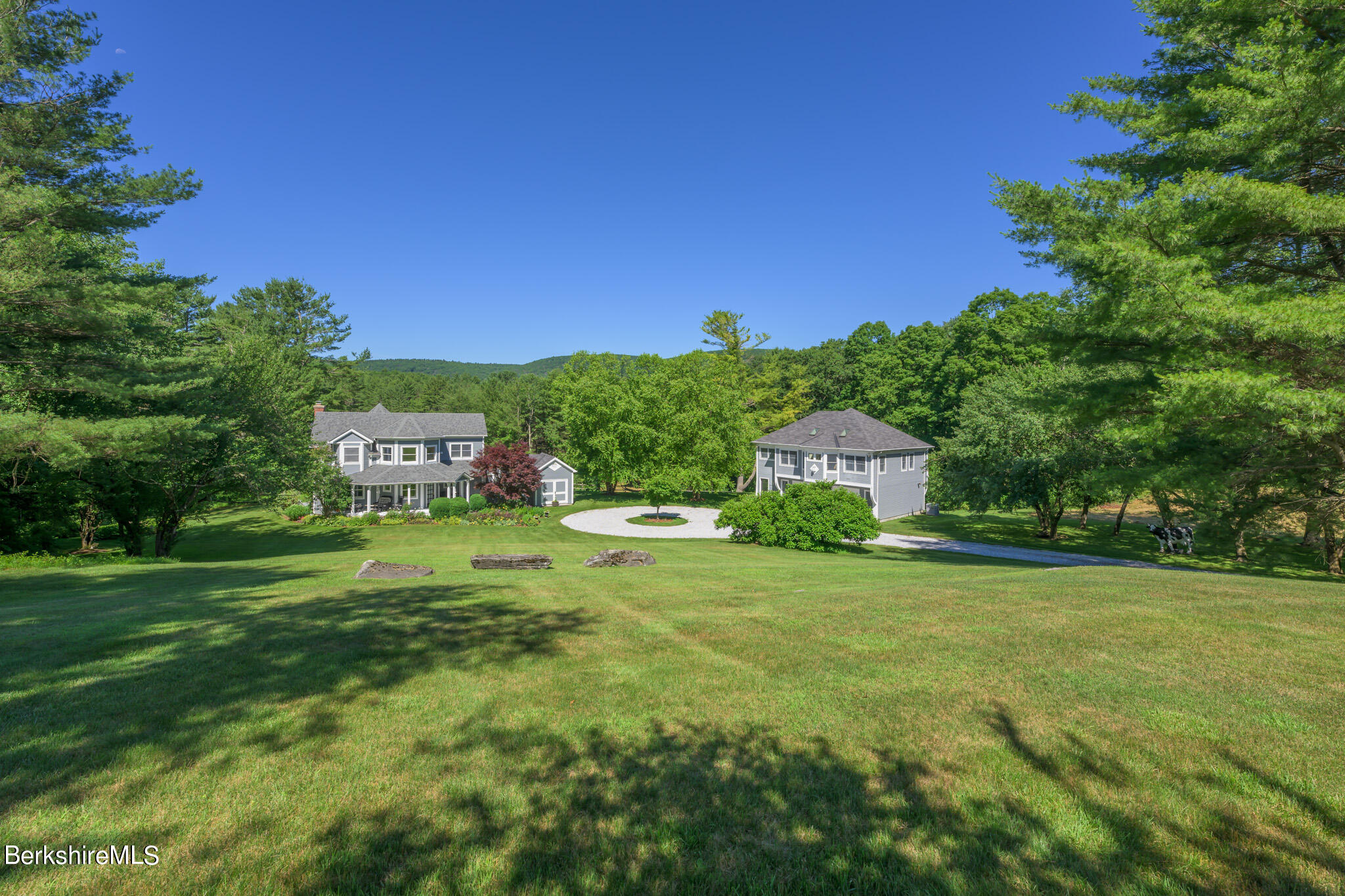 176 Center Rd