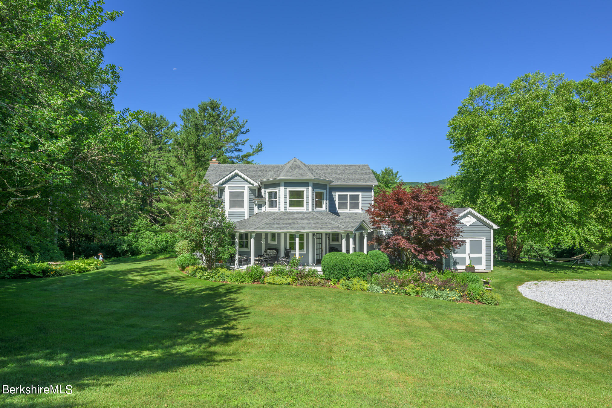 176 Center Rd
