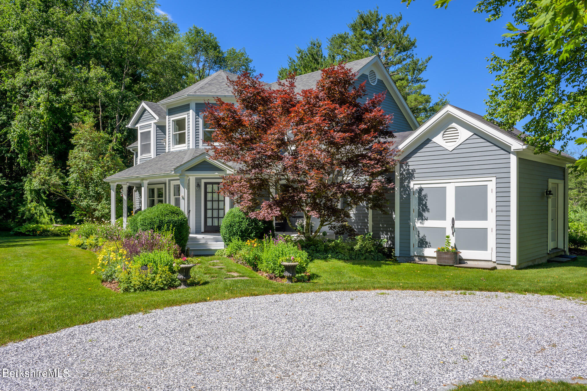 176 Center Rd