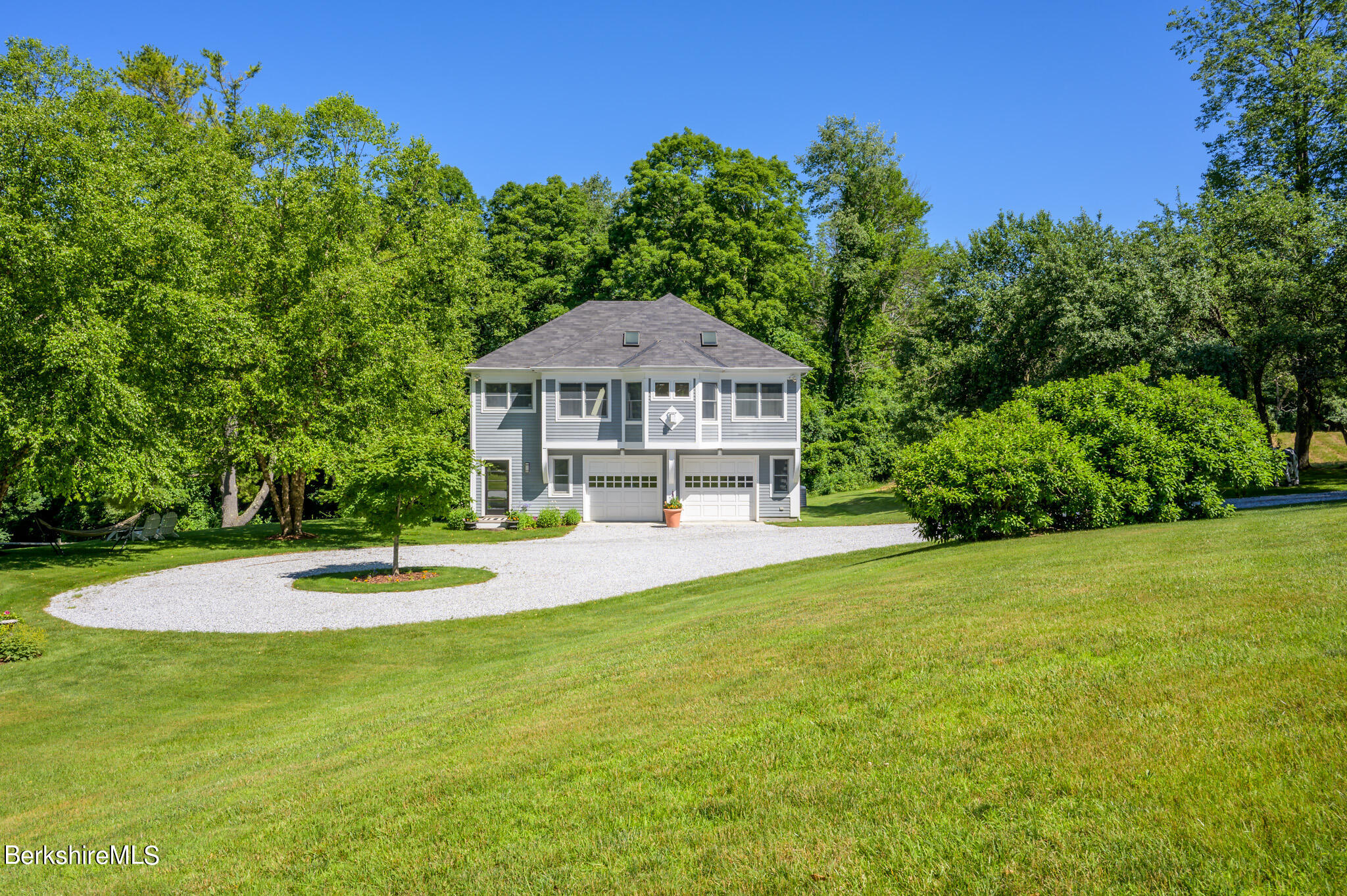 176 Center Rd