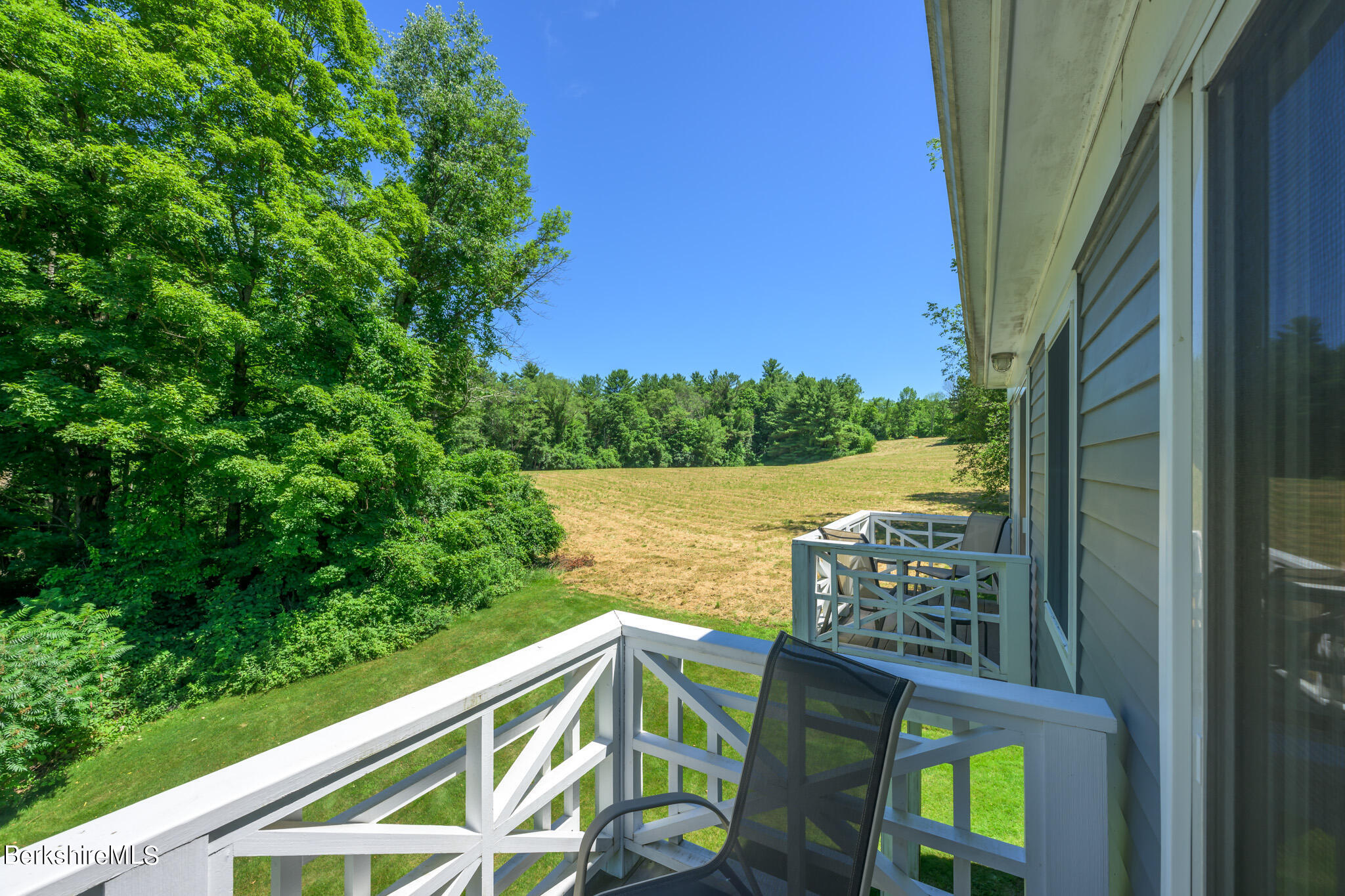 176 Center Rd