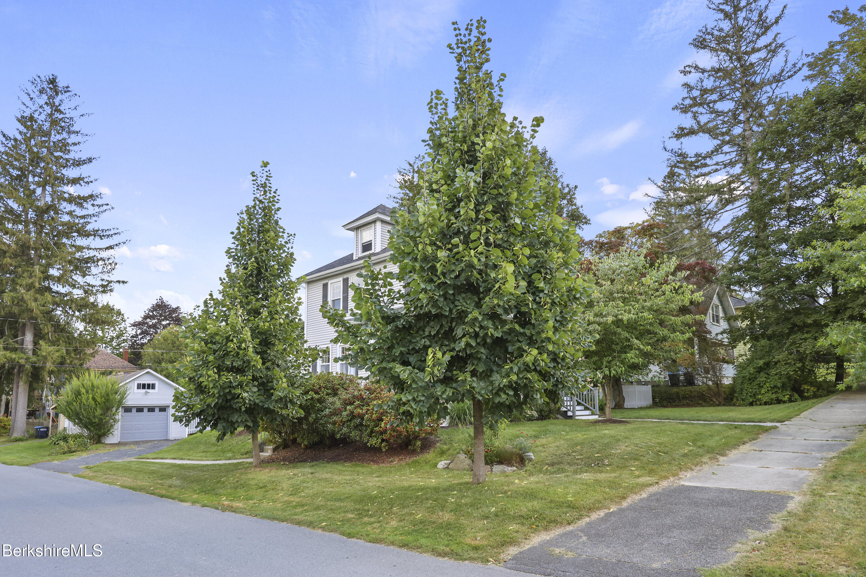 75 Livingston Ave