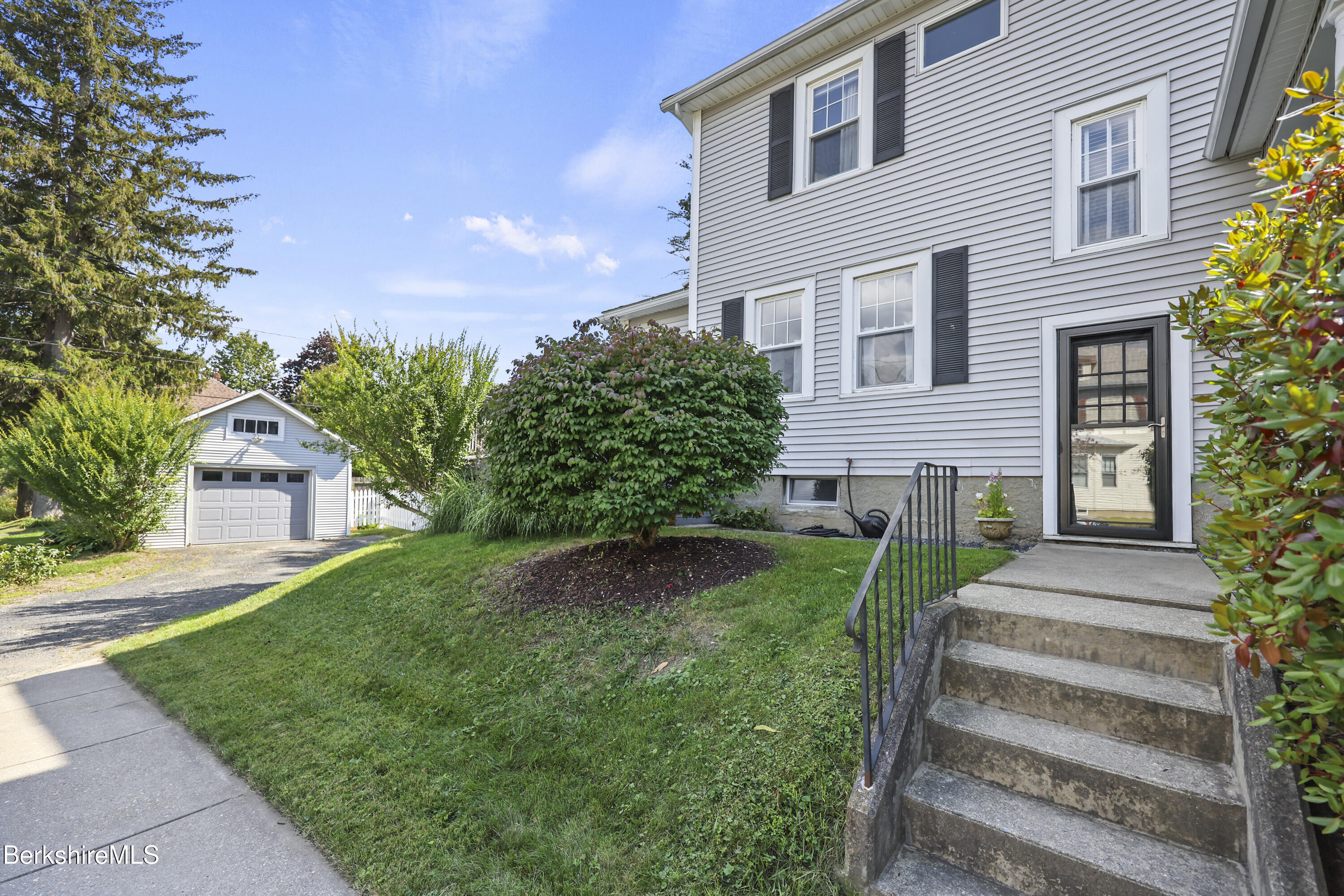 75 Livingston Ave