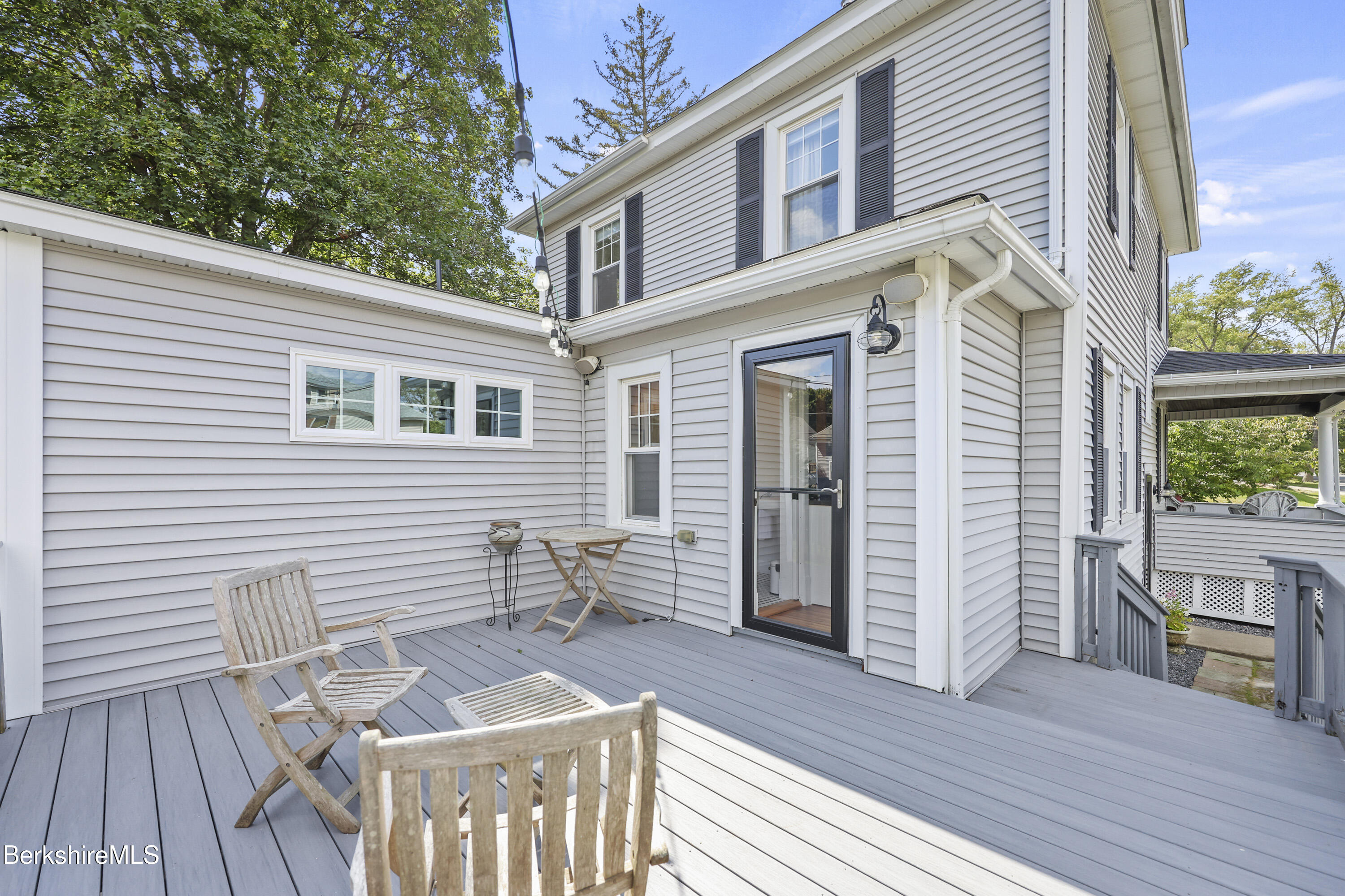 75 Livingston Ave