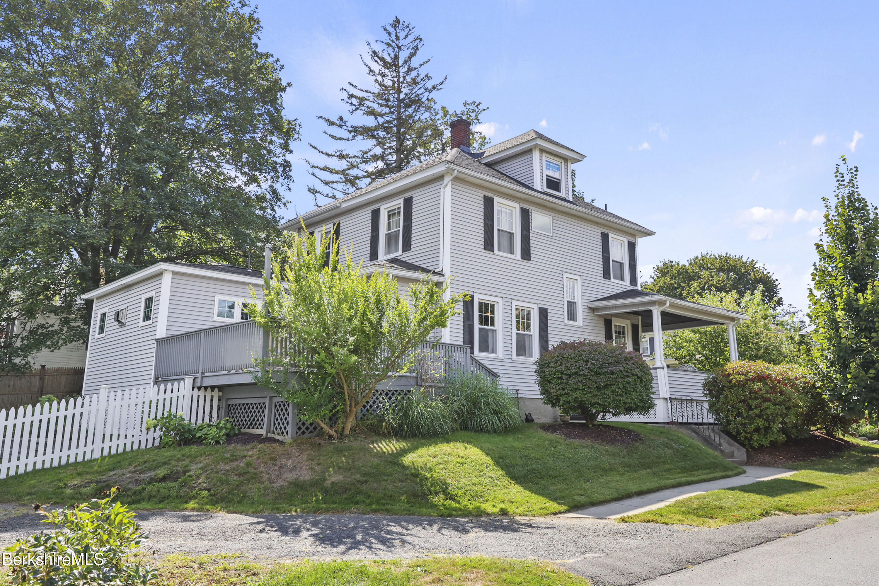 75 Livingston Ave