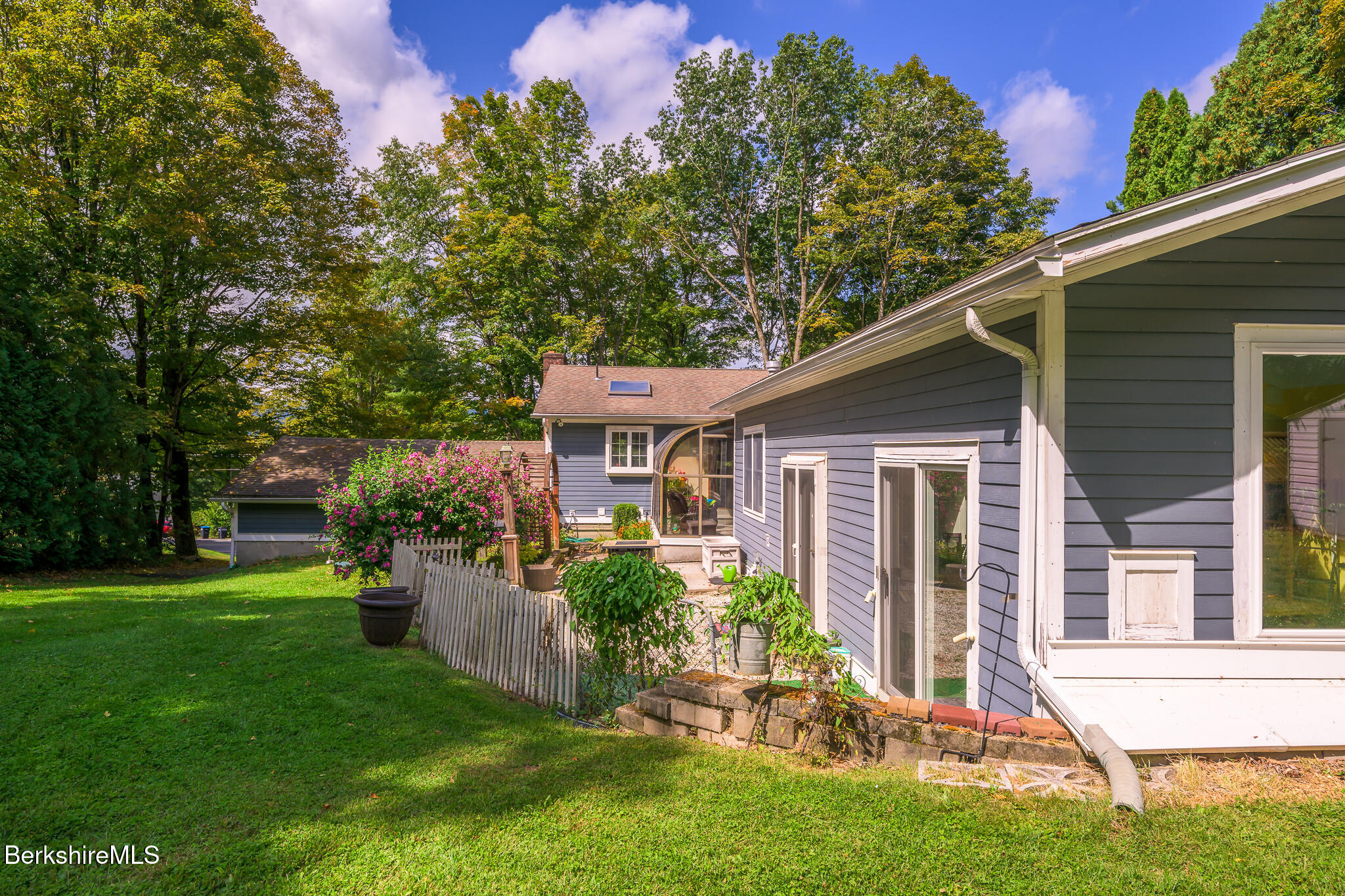 851 New Lenox Rd