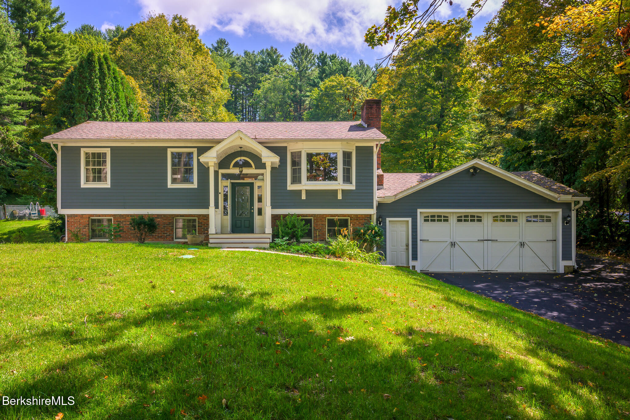 851 New Lenox Rd