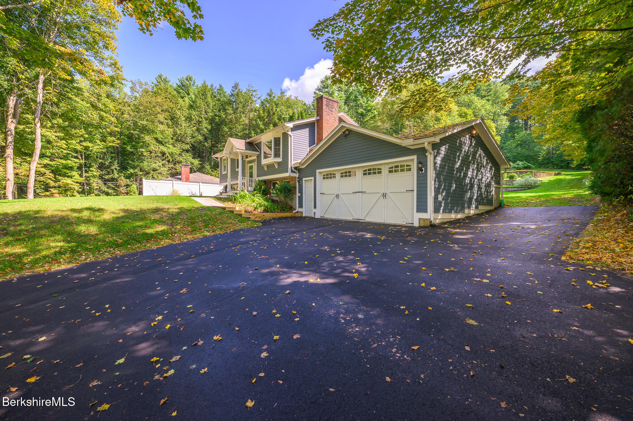 851 New Lenox Rd