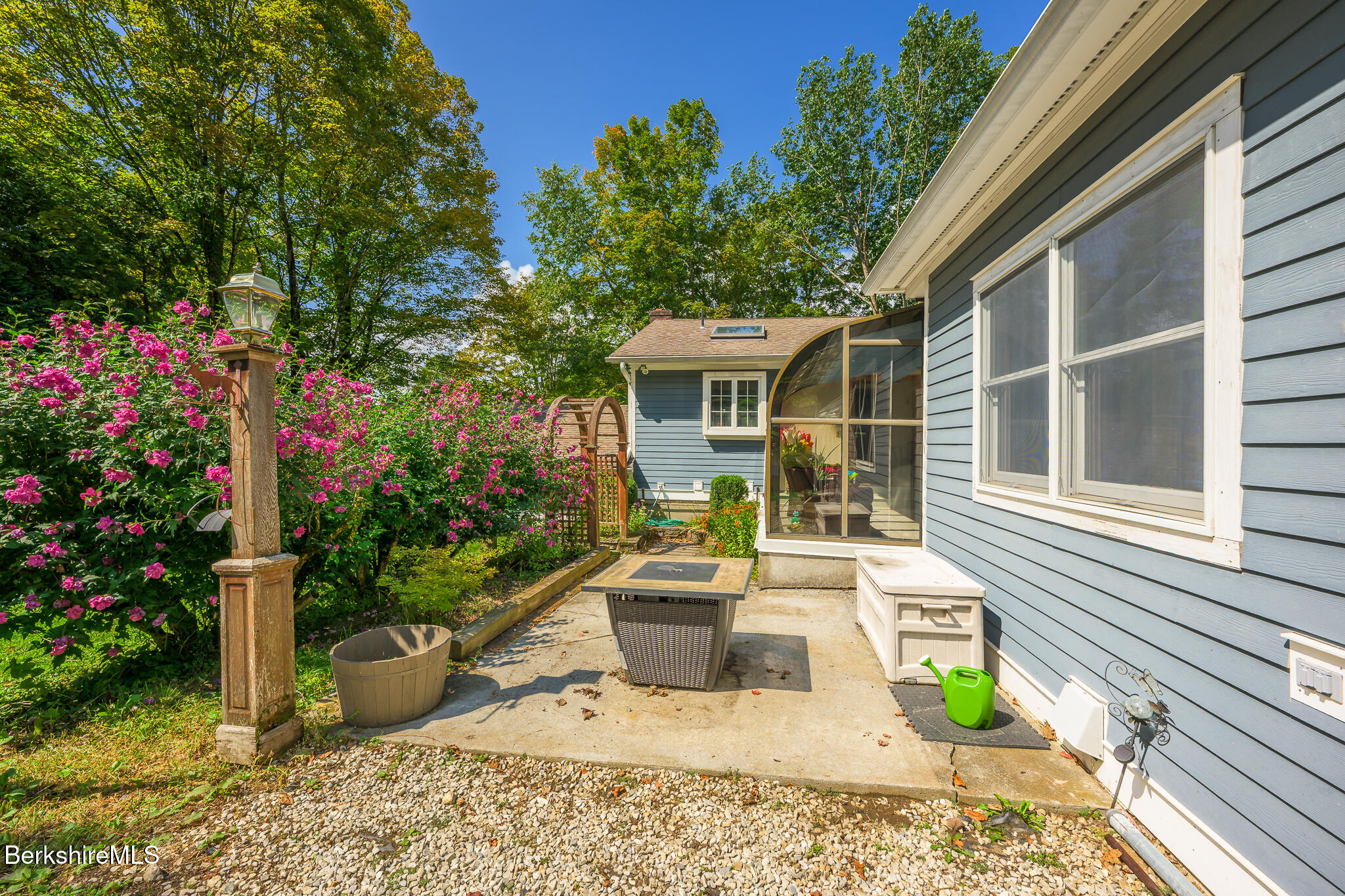 851 New Lenox Rd