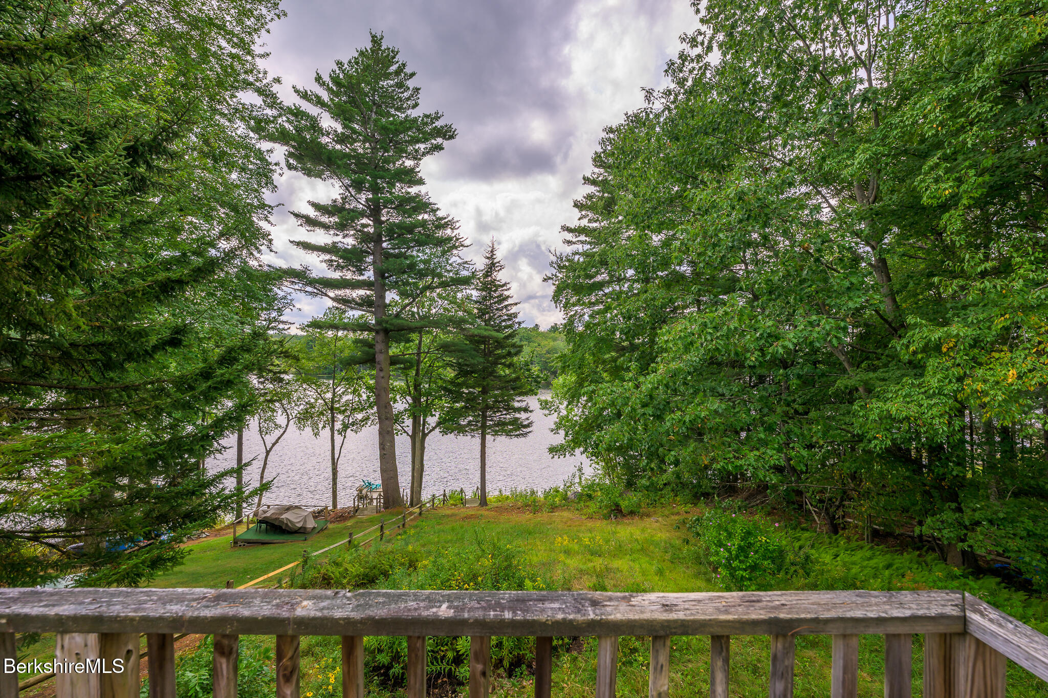 65 Canterbury Ln