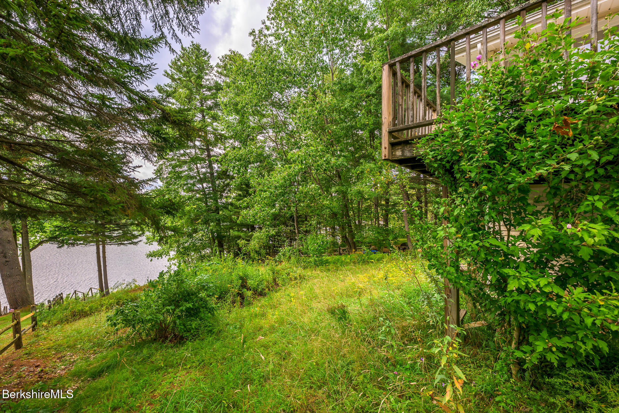65 Canterbury Ln