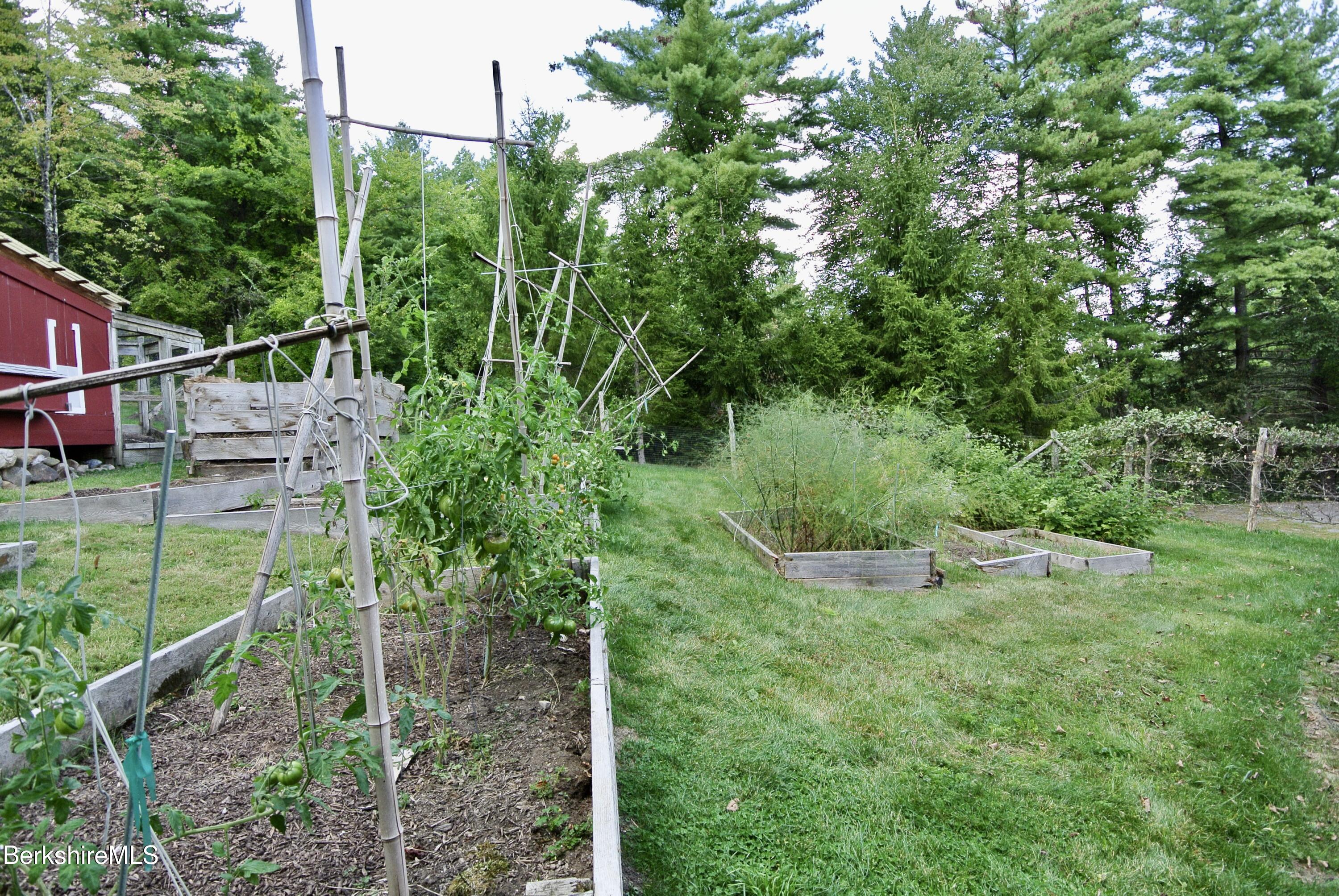 7 Abbey Hill Dr