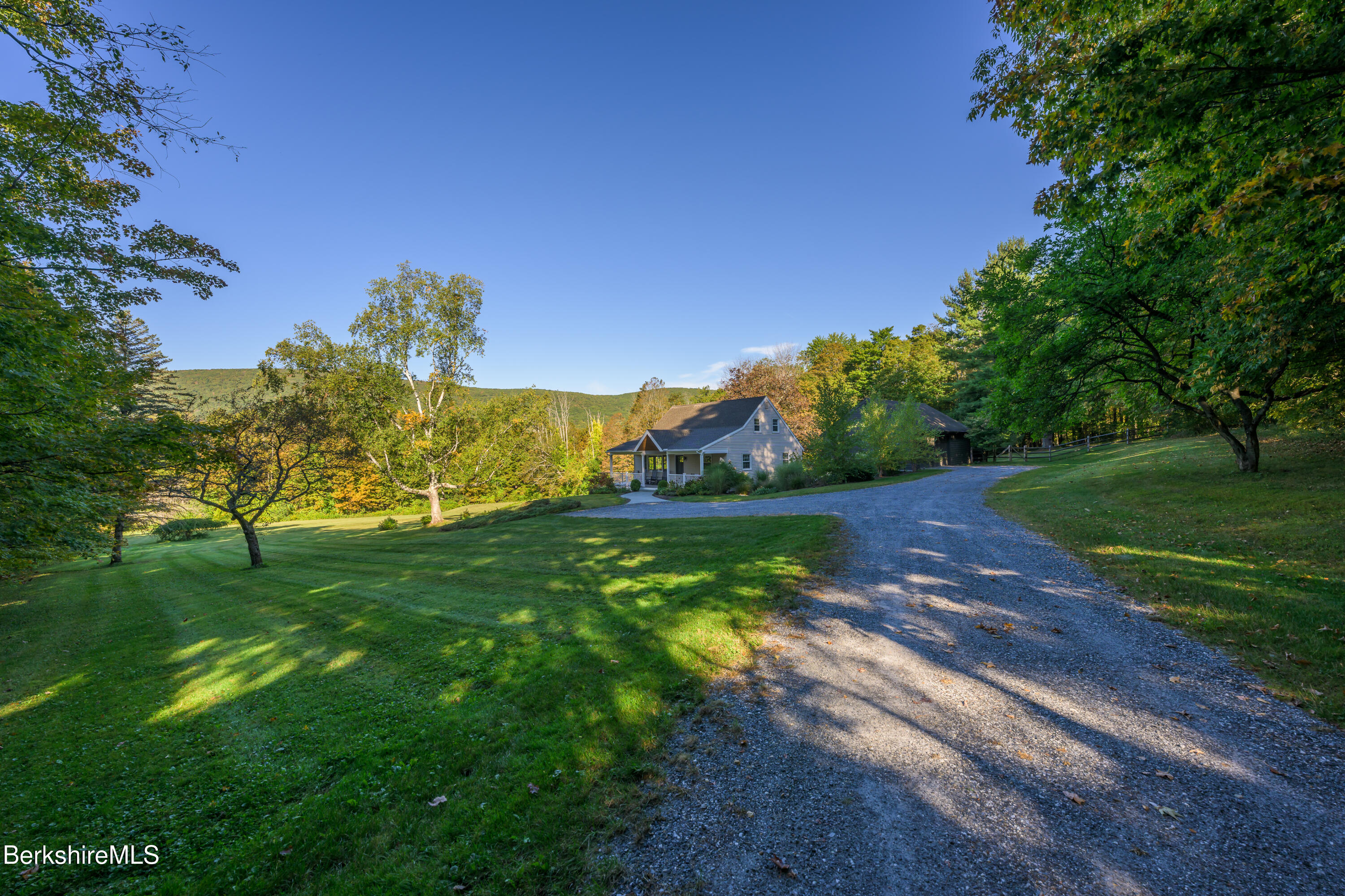7 Maple View Dr