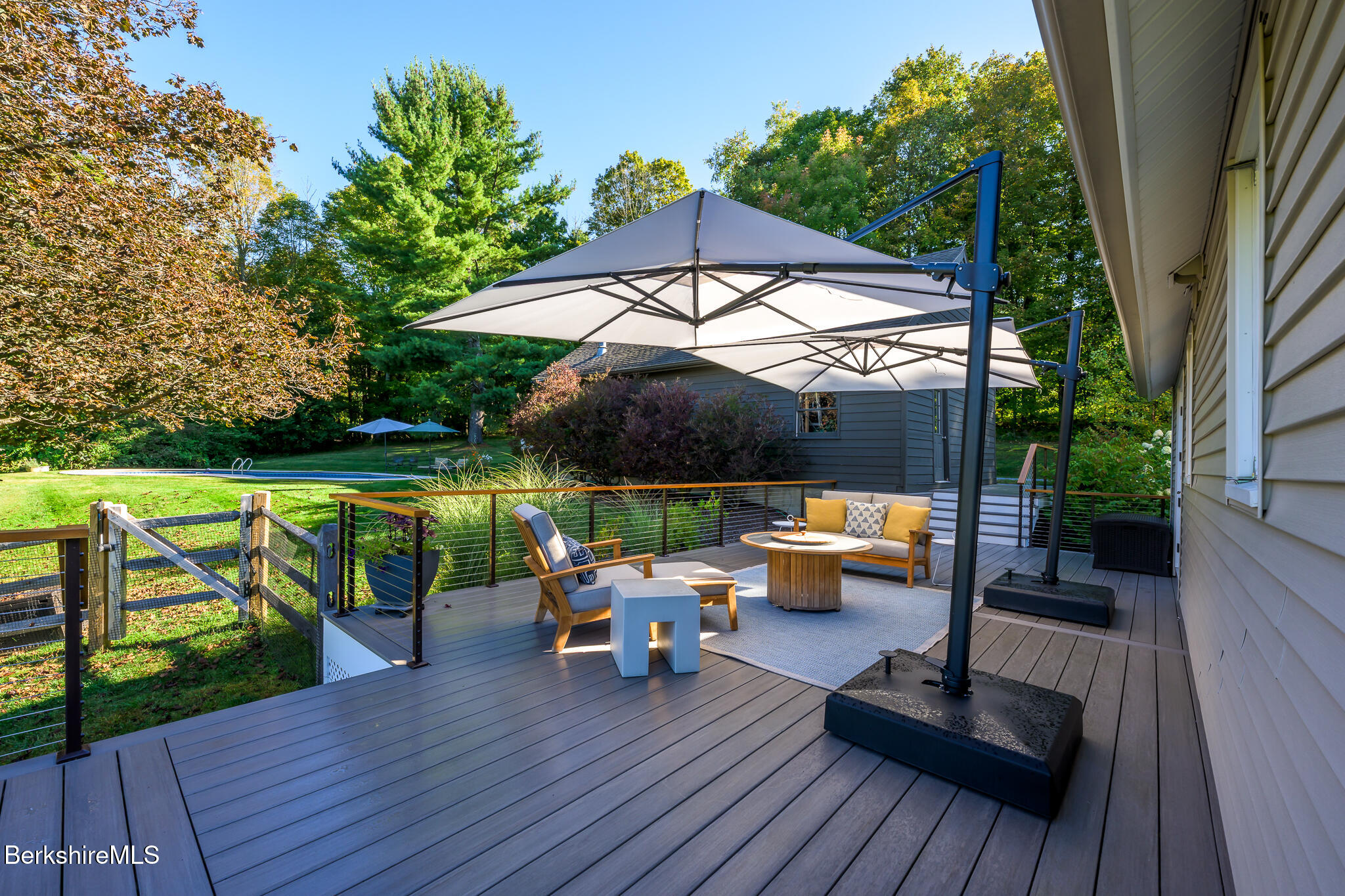 7 Maple View Dr