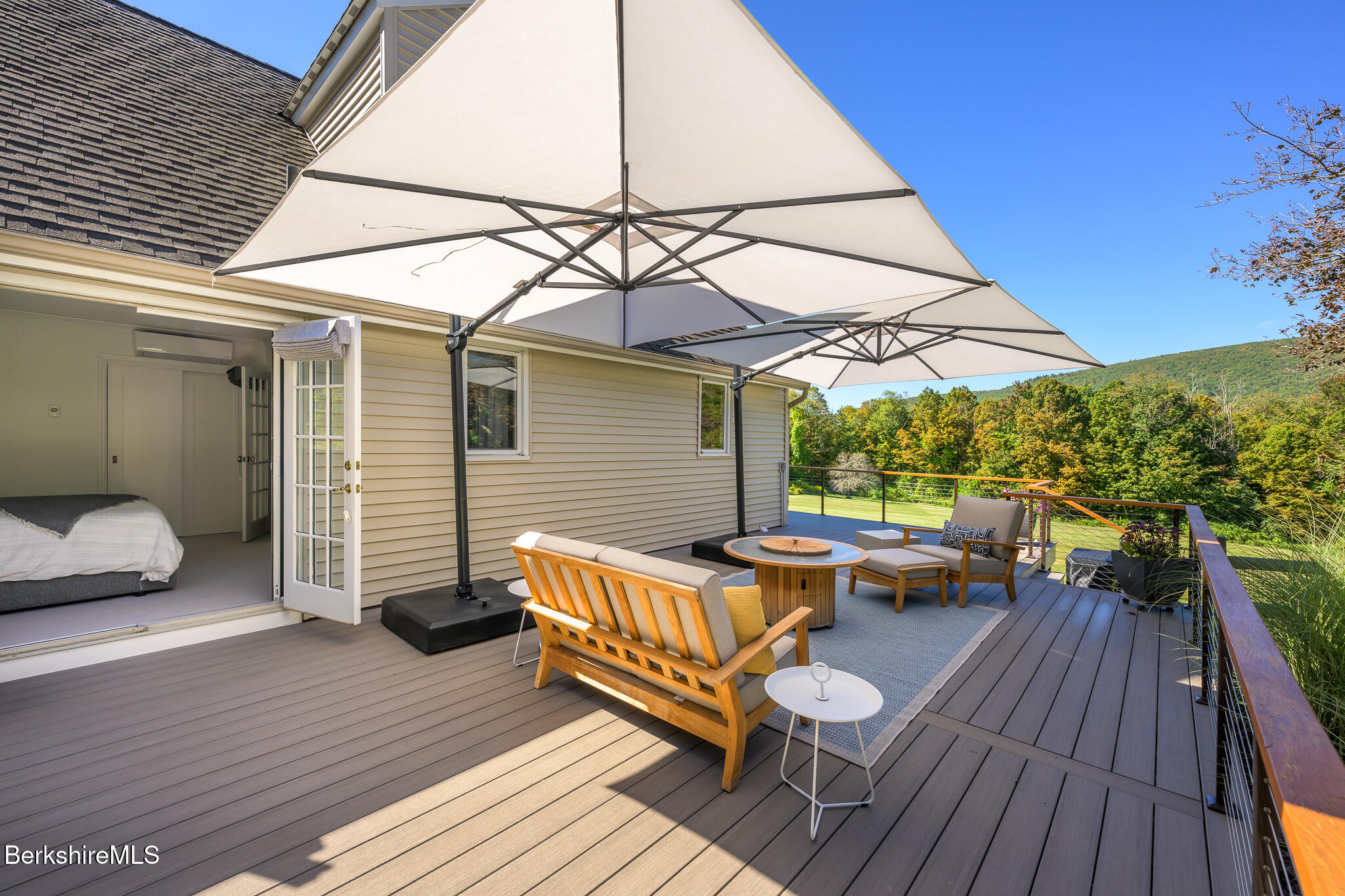 7 Maple View Dr