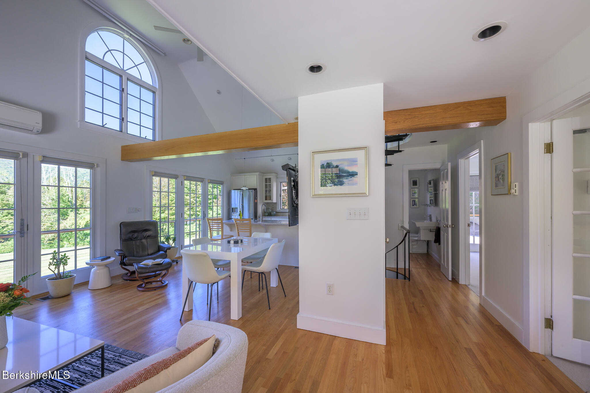 7 Maple View Dr