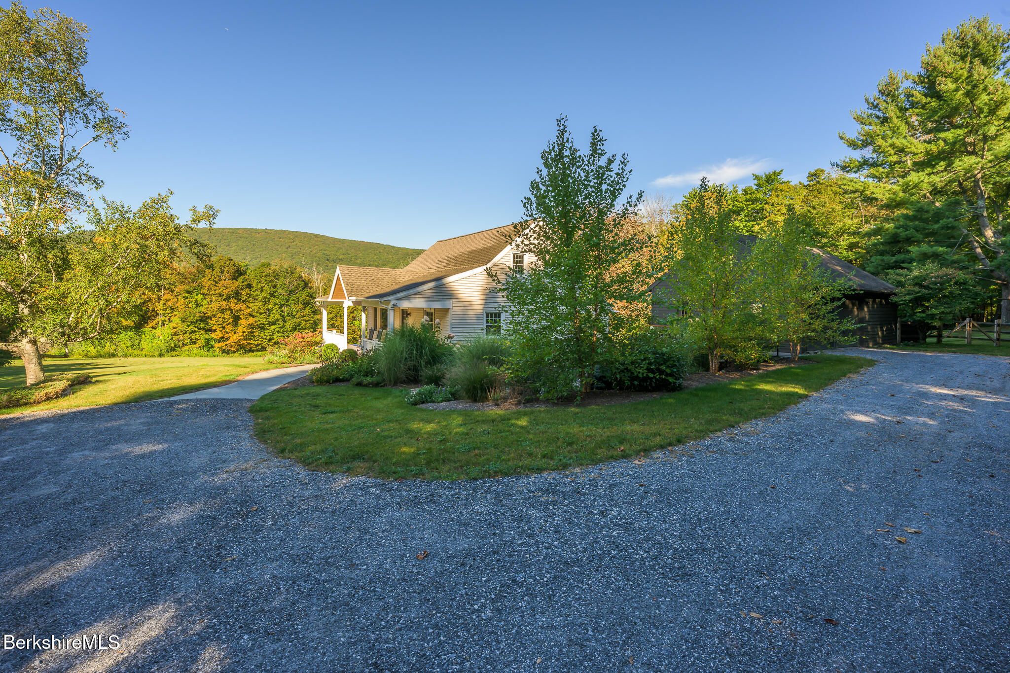7 Maple View Dr