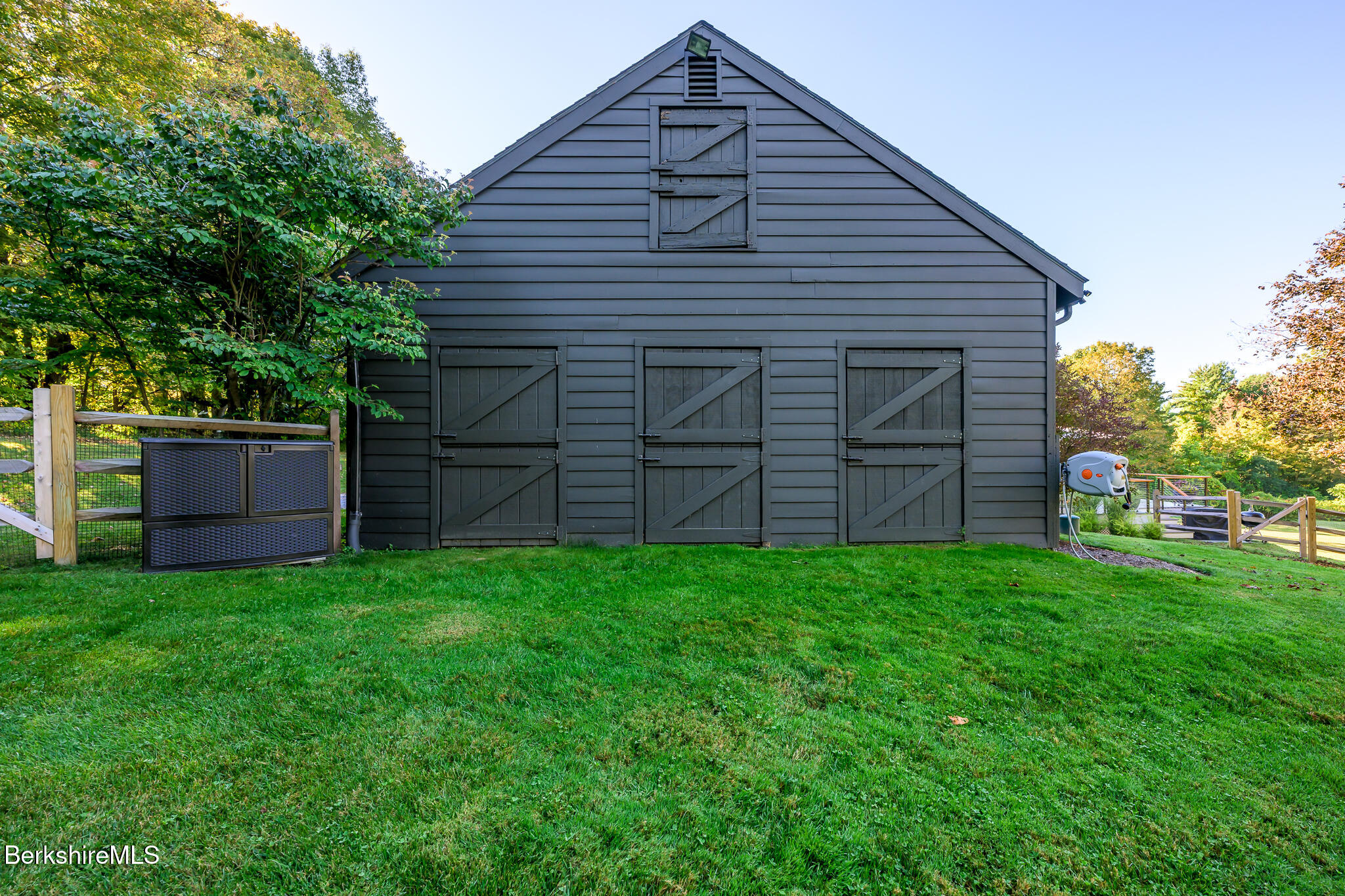 7 Maple View Dr